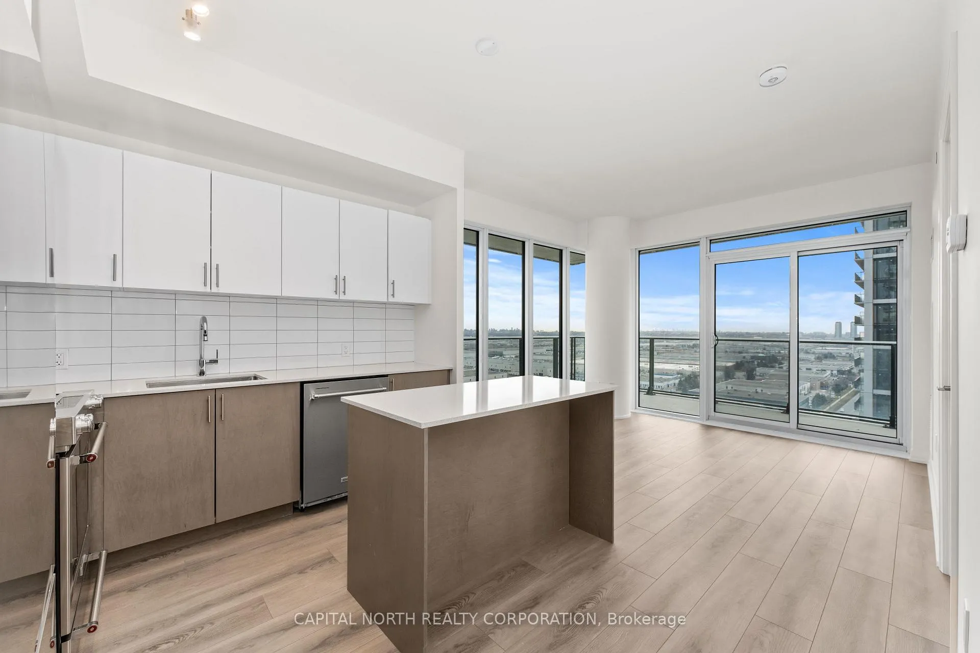 Photo 9 of Unit 2002, 9000 Jane Street, Vaughan, Vellore Village — HOMEH