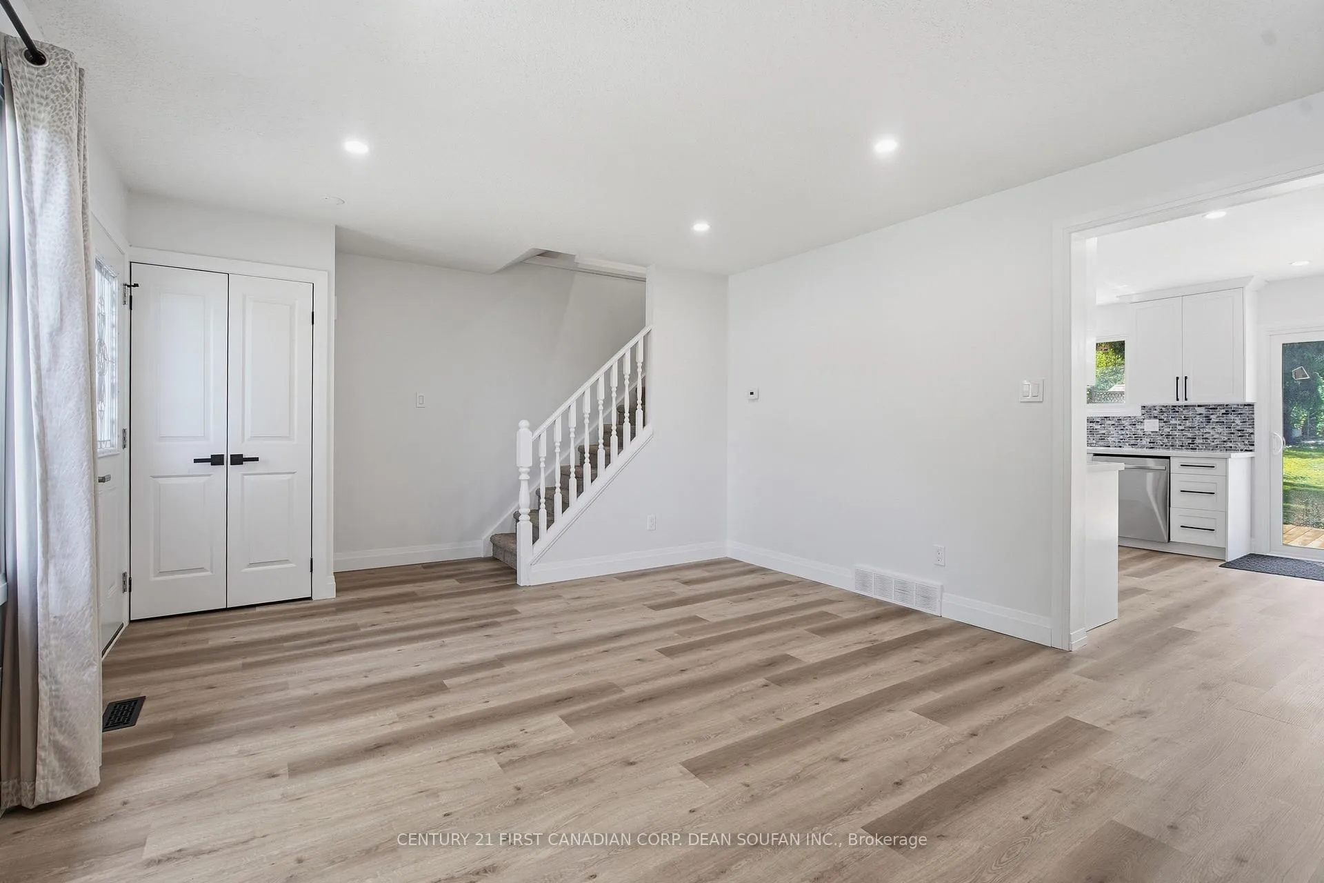 Photo 9 of 5 Chiddington Gate, London, South R — HOMEH