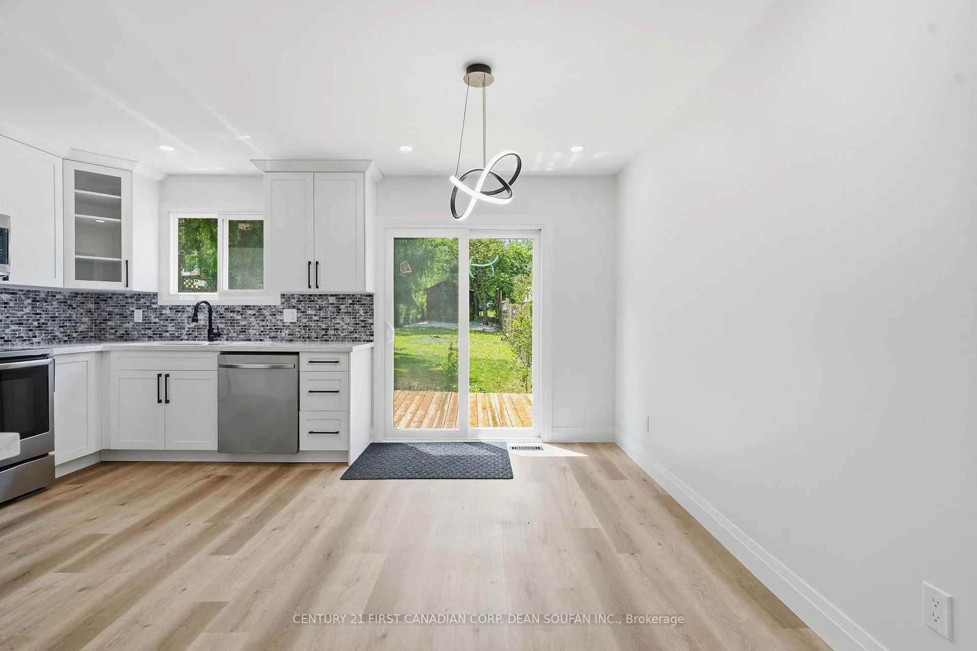 Photo 10 of 5 Chiddington Gate, London, South R — HOMEH