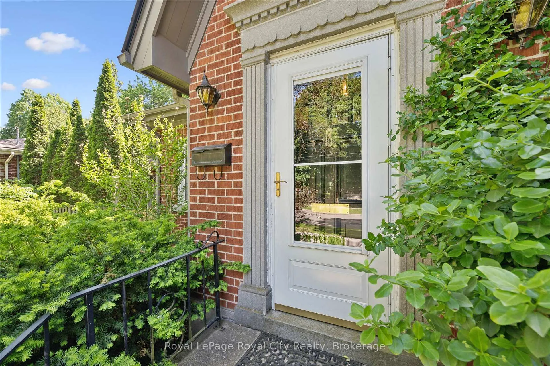 Photo 3 of 3 Mccrae Boulevard, Guelph, Dovercliffe Park/Old University — HOMEH