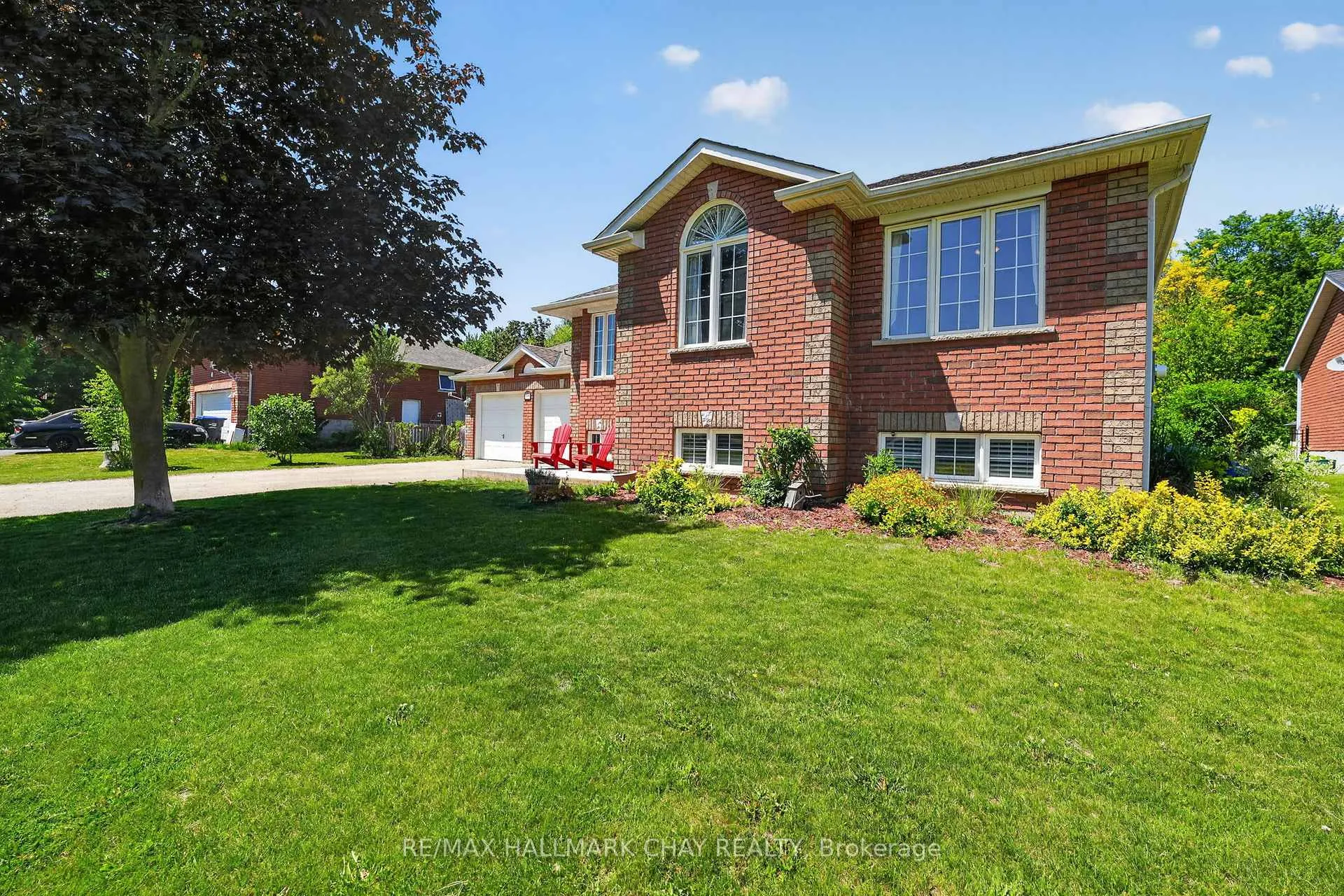 Photo 1 of 55 Burbank Circle, Adjala-Tosorontio, Everett — HOMEH