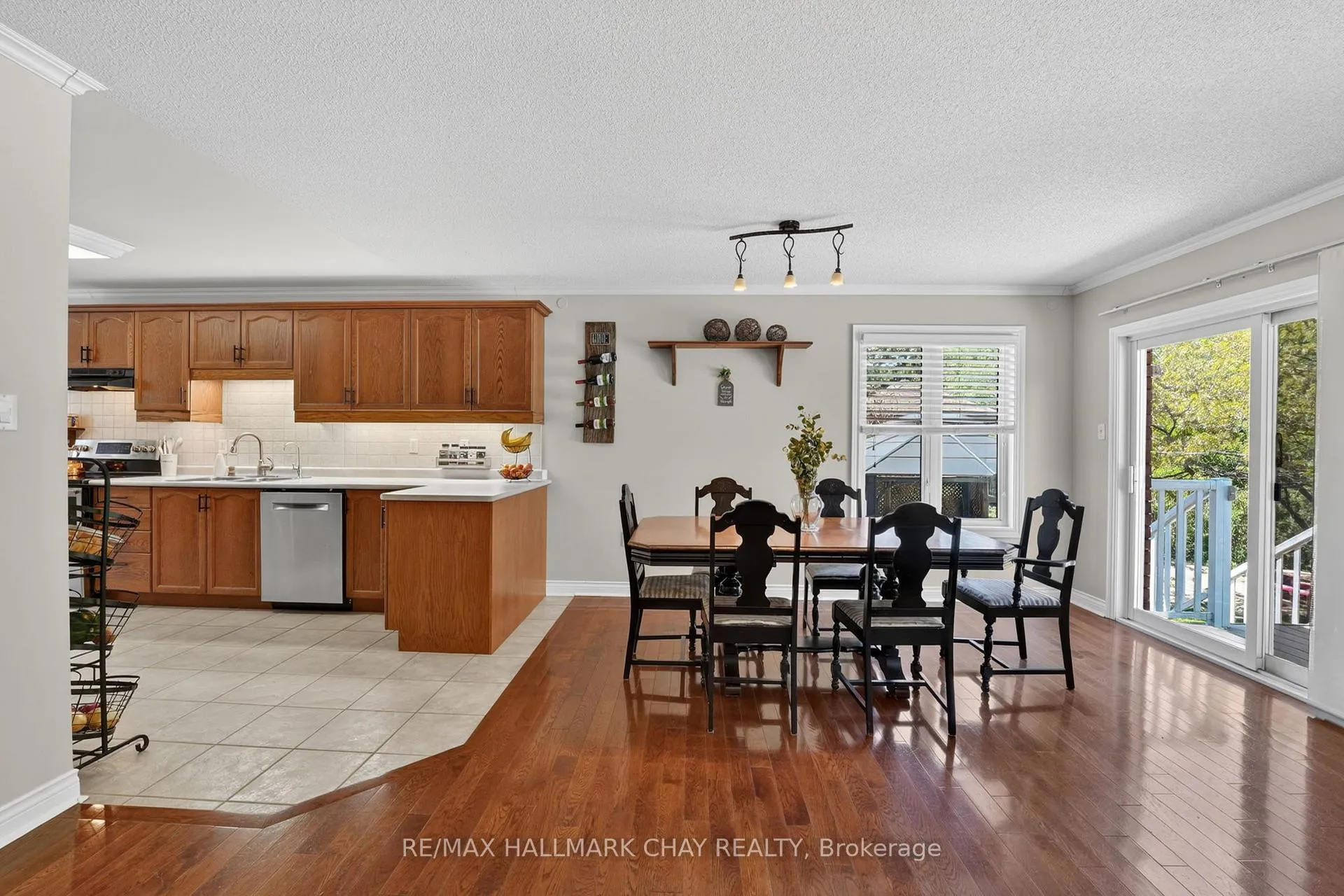 Photo 17 of 55 Burbank Circle, Adjala-Tosorontio, Everett — HOMEH