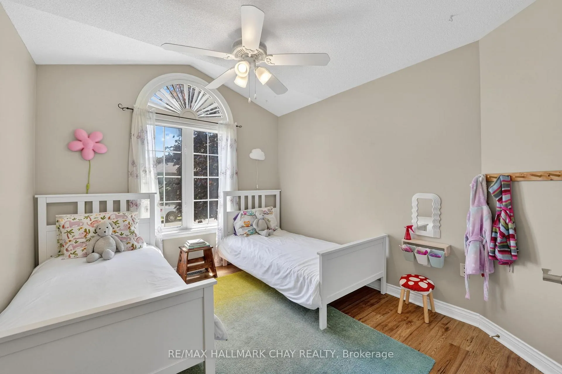 Photo 25 of 55 Burbank Circle, Adjala-Tosorontio, Everett — HOMEH