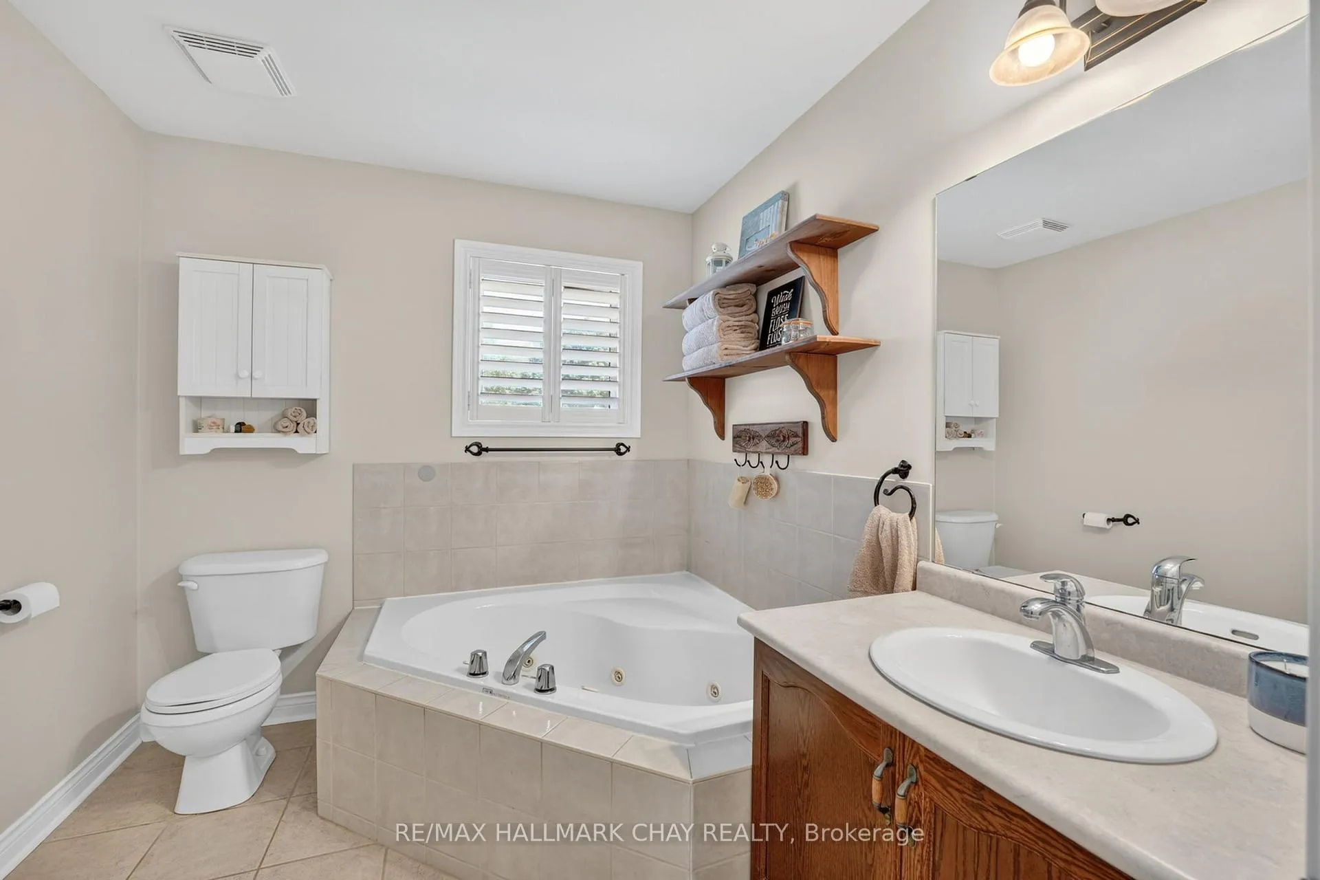 Photo 26 of 55 Burbank Circle, Adjala-Tosorontio, Everett — HOMEH