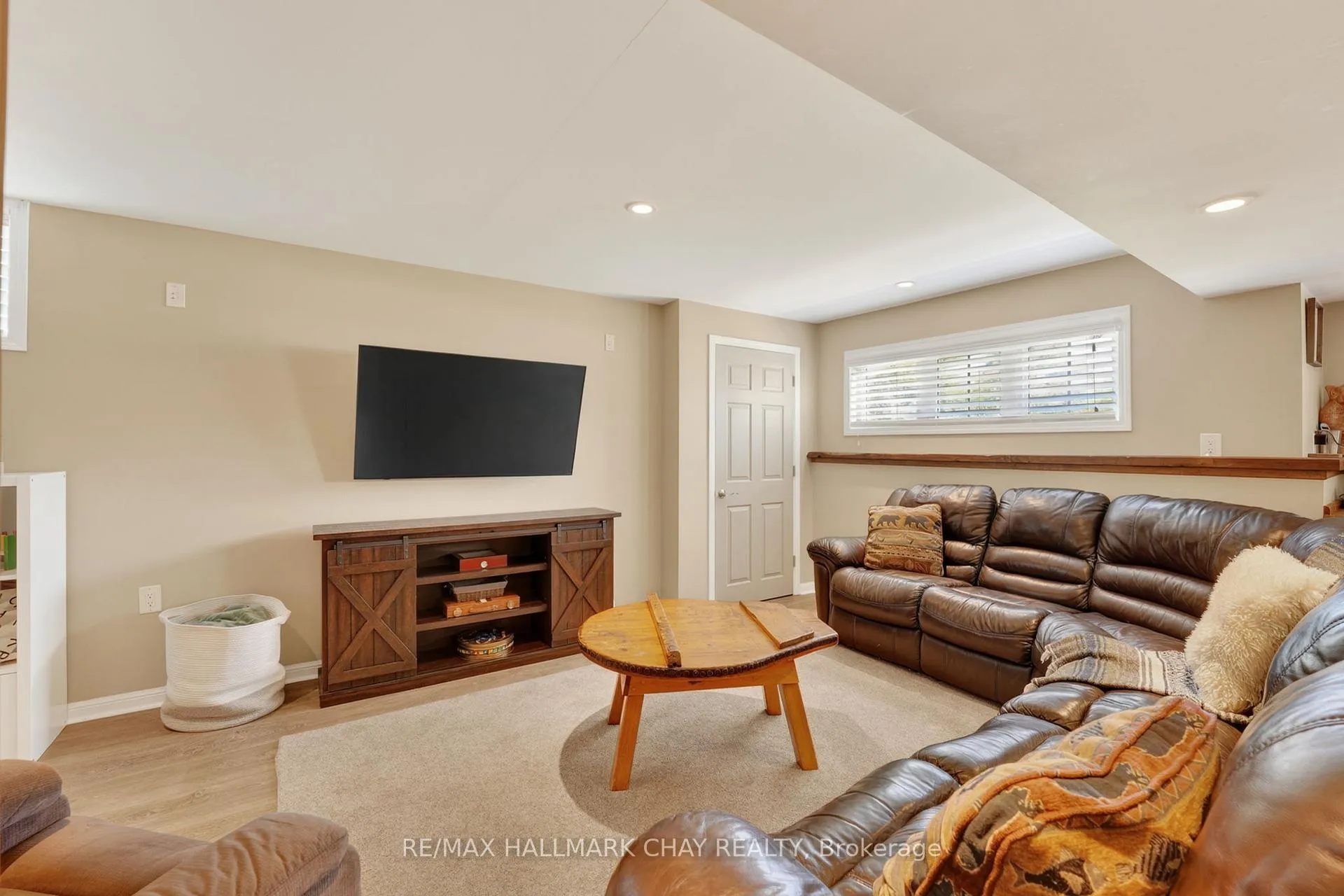 Photo 29 of 55 Burbank Circle, Adjala-Tosorontio, Everett — HOMEH