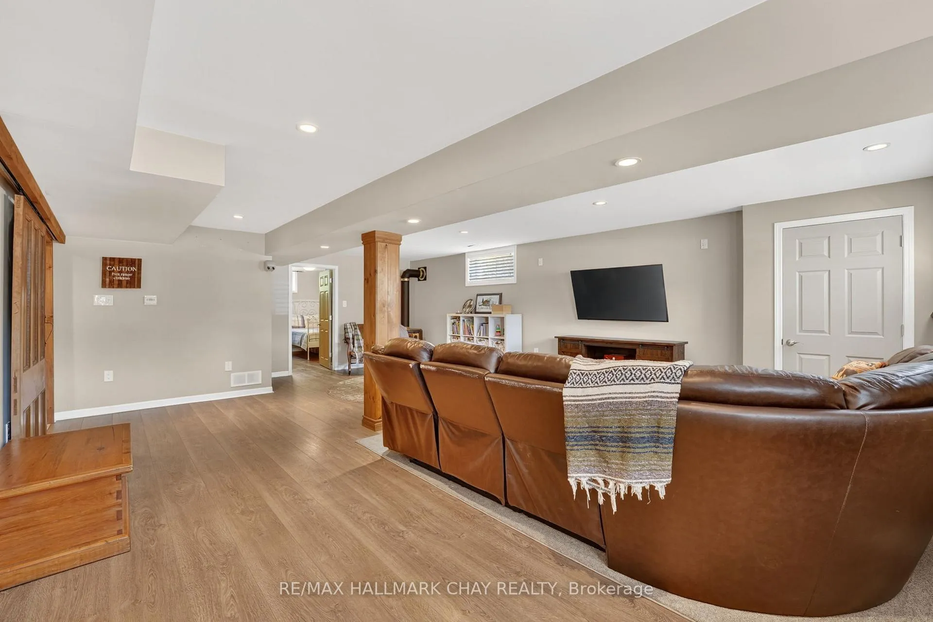 Photo 32 of 55 Burbank Circle, Adjala-Tosorontio, Everett — HOMEH