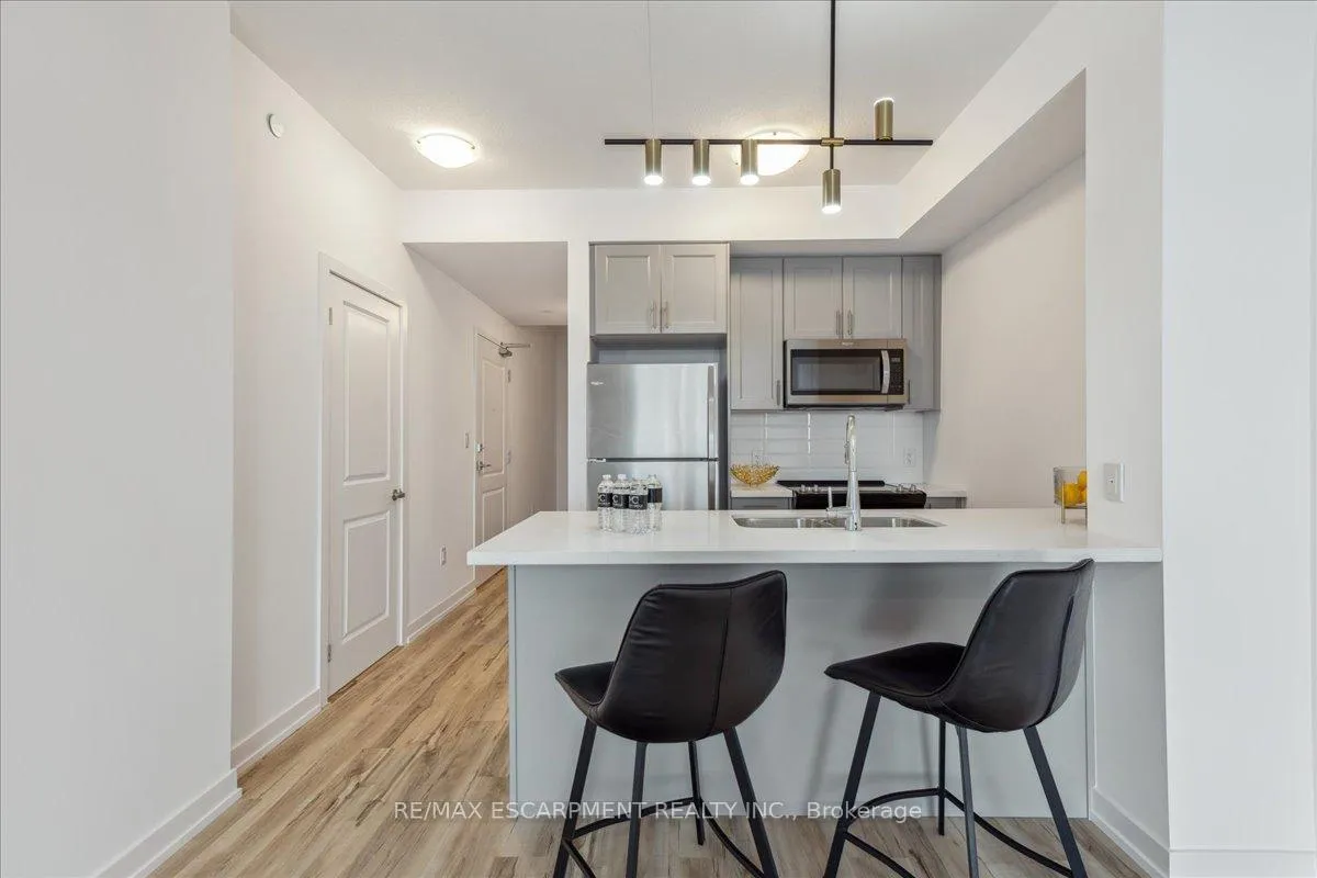 Photo 9 of Unit 1001, 450 Dundas Street E, Hamilton, Waterdown — HOMEH