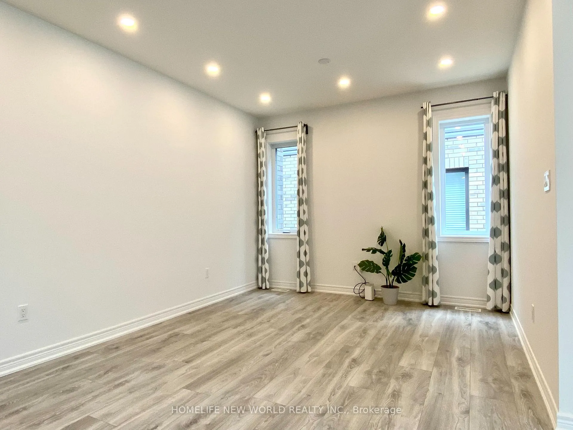 Photo 4 of 70 Mclean Avenue, Collingwood — HOMEH