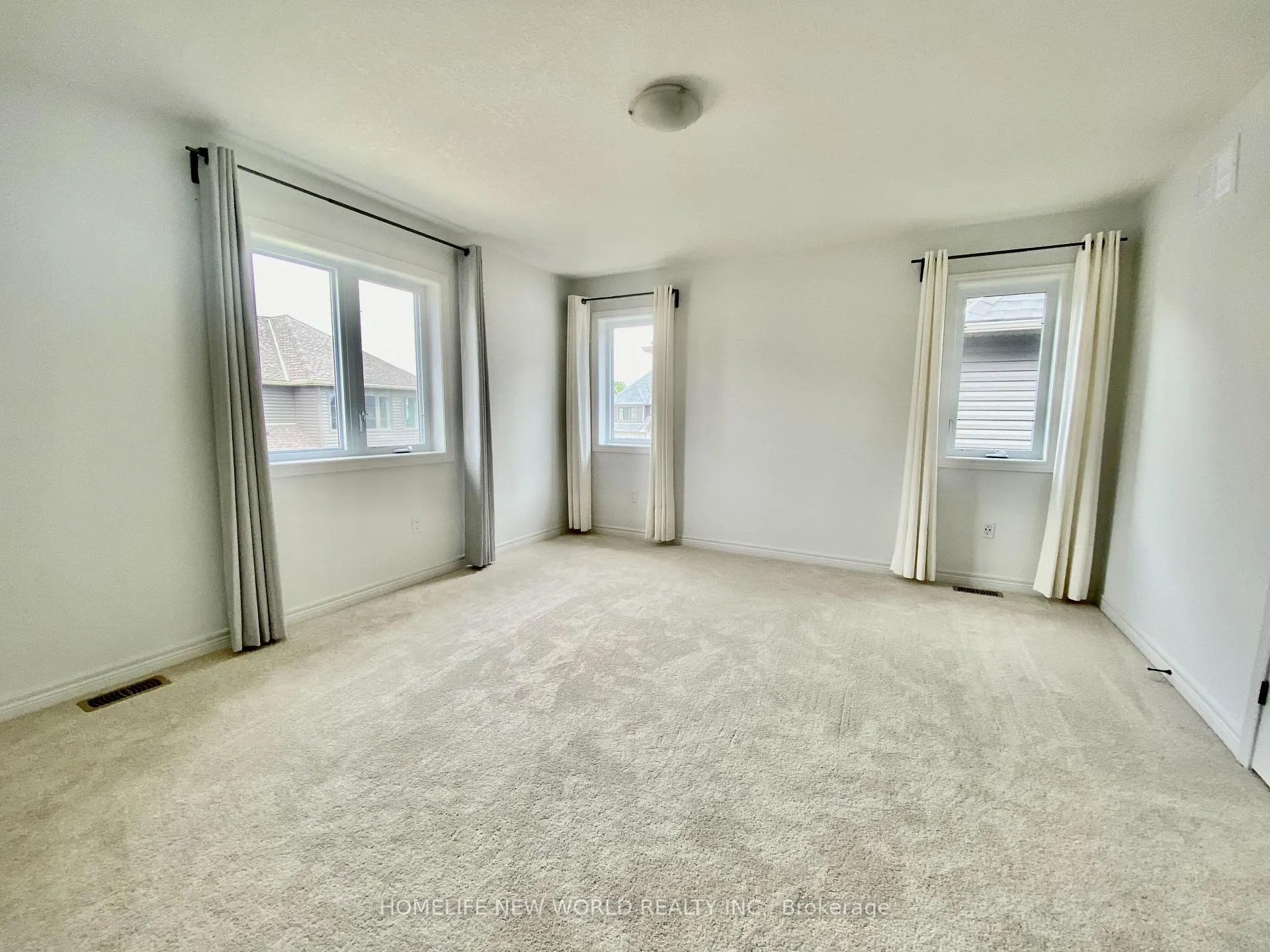 Photo 10 of 70 Mclean Avenue, Collingwood — HOMEH