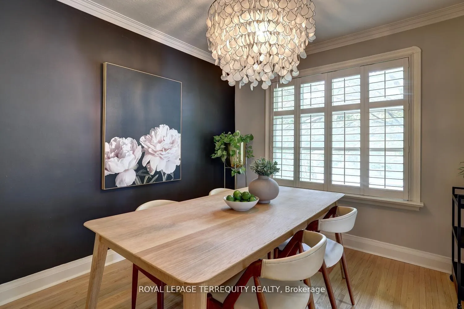 Photo 10 of 20 Elderidge Avenue, Etobicoke, Stonegate-Queensway — HOMEH