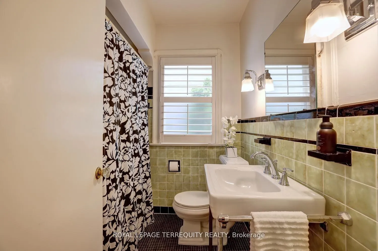 Photo 26 of 20 Elderidge Avenue, Etobicoke, Stonegate-Queensway — HOMEH