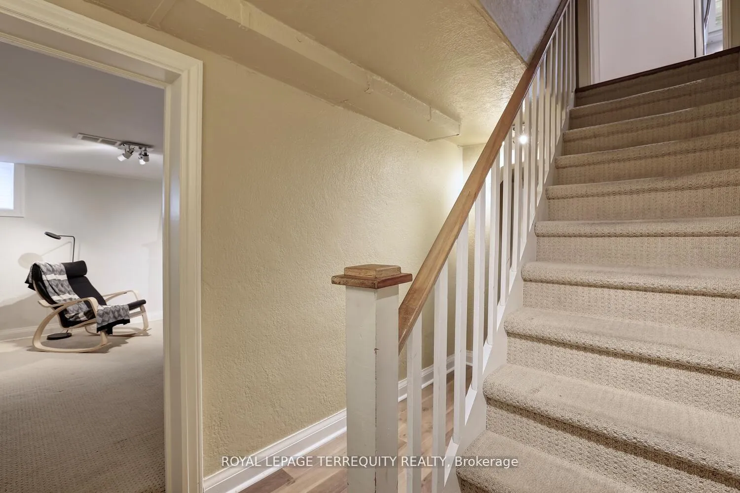 Photo 28 of 20 Elderidge Avenue, Etobicoke, Stonegate-Queensway — HOMEH