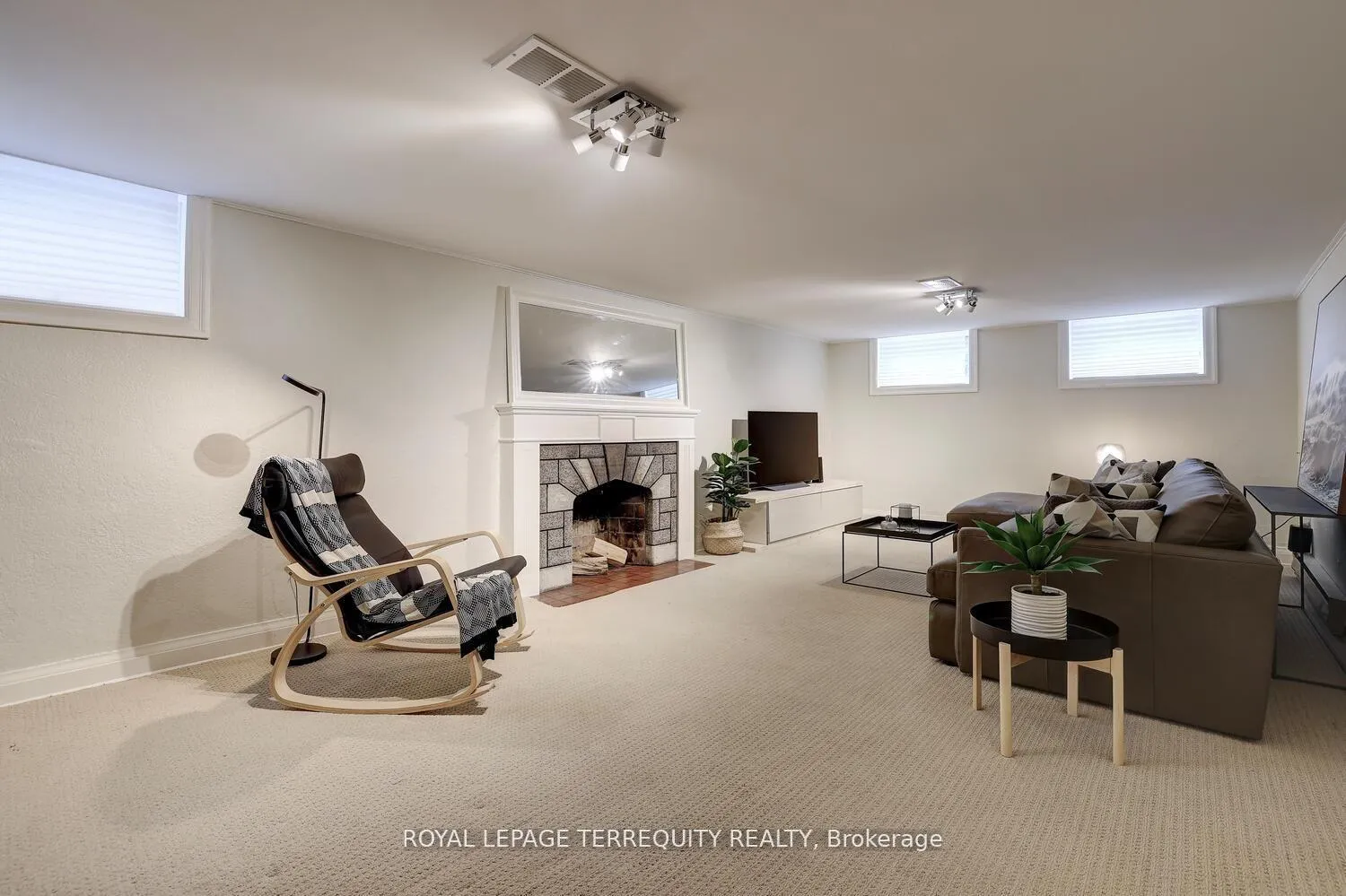 Photo 29 of 20 Elderidge Avenue, Etobicoke, Stonegate-Queensway — HOMEH