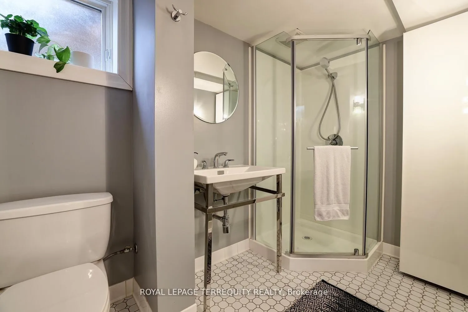 Photo 37 of 20 Elderidge Avenue, Etobicoke, Stonegate-Queensway — HOMEH