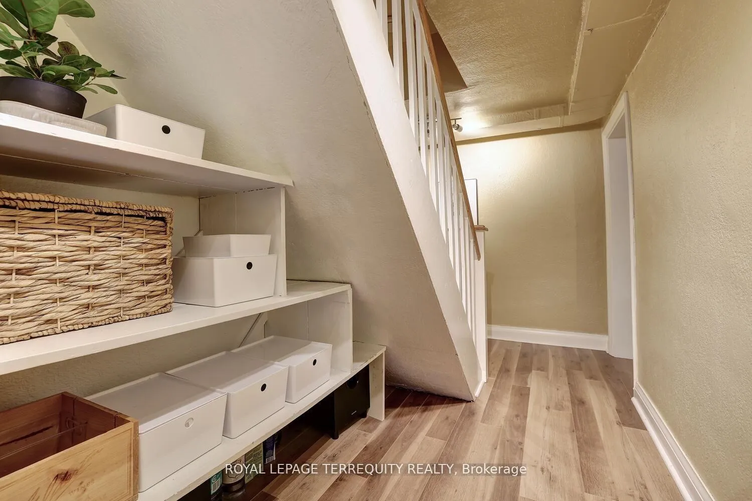 Photo 39 of 20 Elderidge Avenue, Etobicoke, Stonegate-Queensway — HOMEH