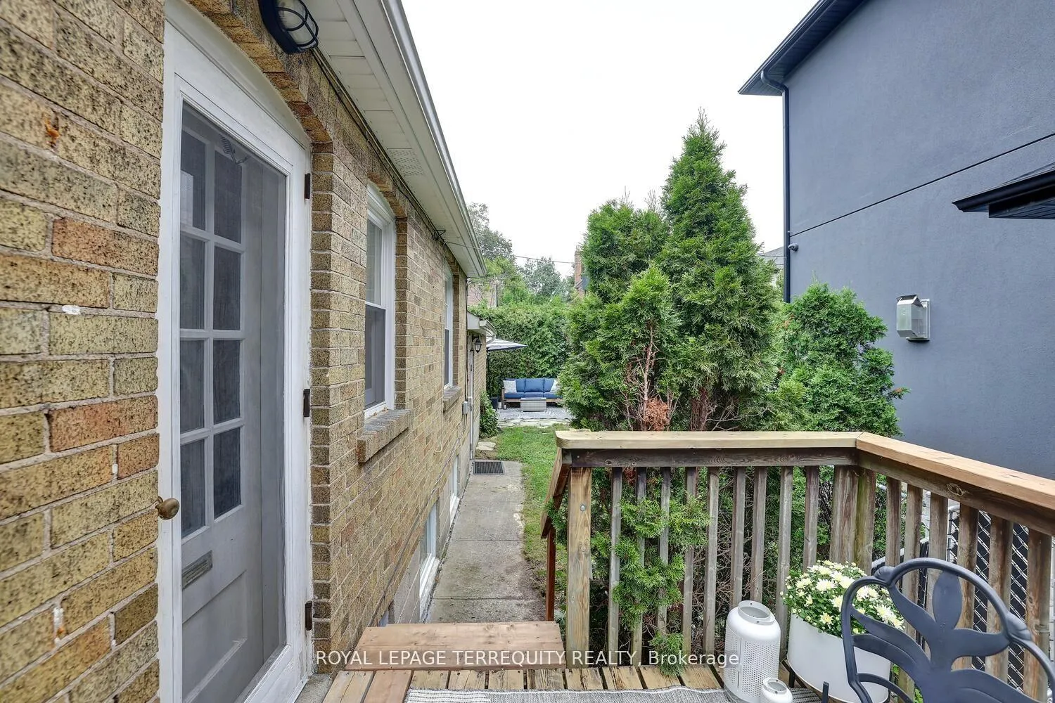 Photo 42 of 20 Elderidge Avenue, Etobicoke, Stonegate-Queensway — HOMEH