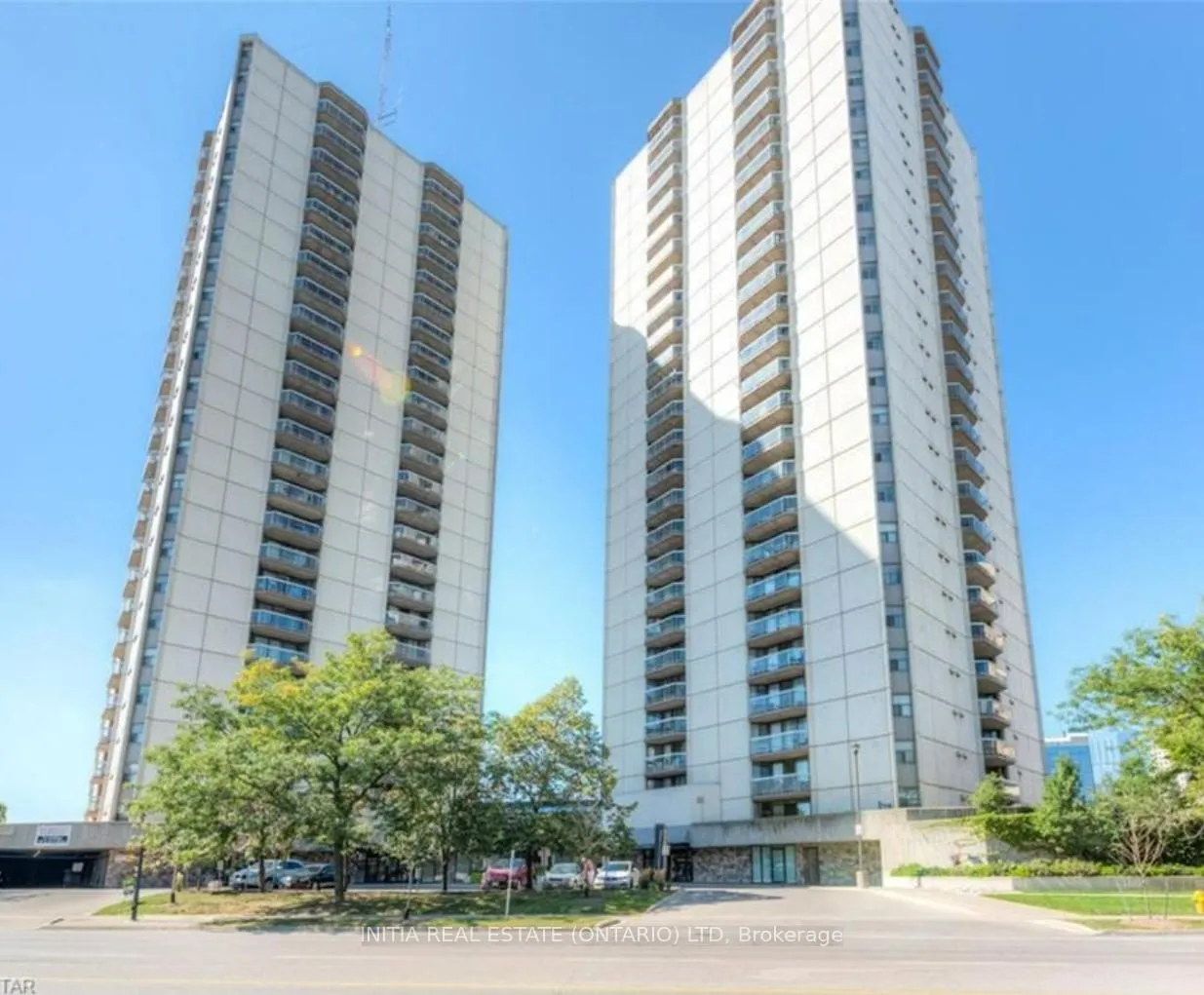 Front of Unit 2404, 363 Colborne Street