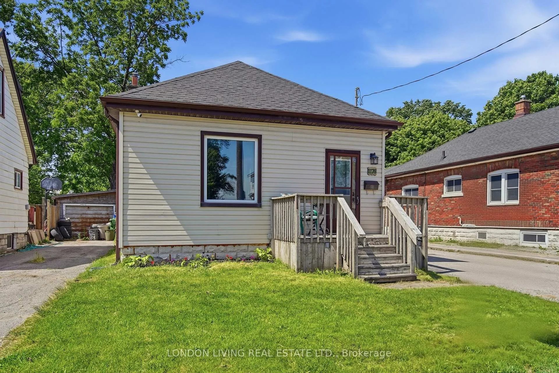 Photo 3 of 1176 Florence Street, London, East M — HOMEH