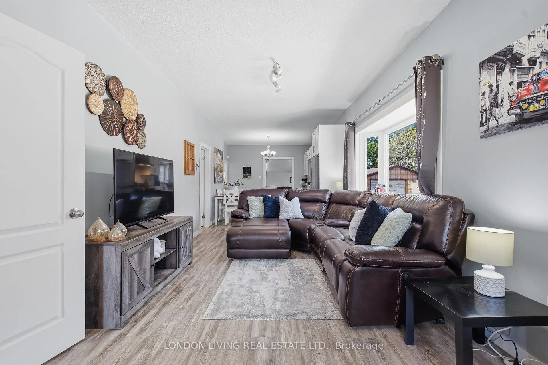 Photo 9 of 1176 Florence Street, London, East M — HOMEH