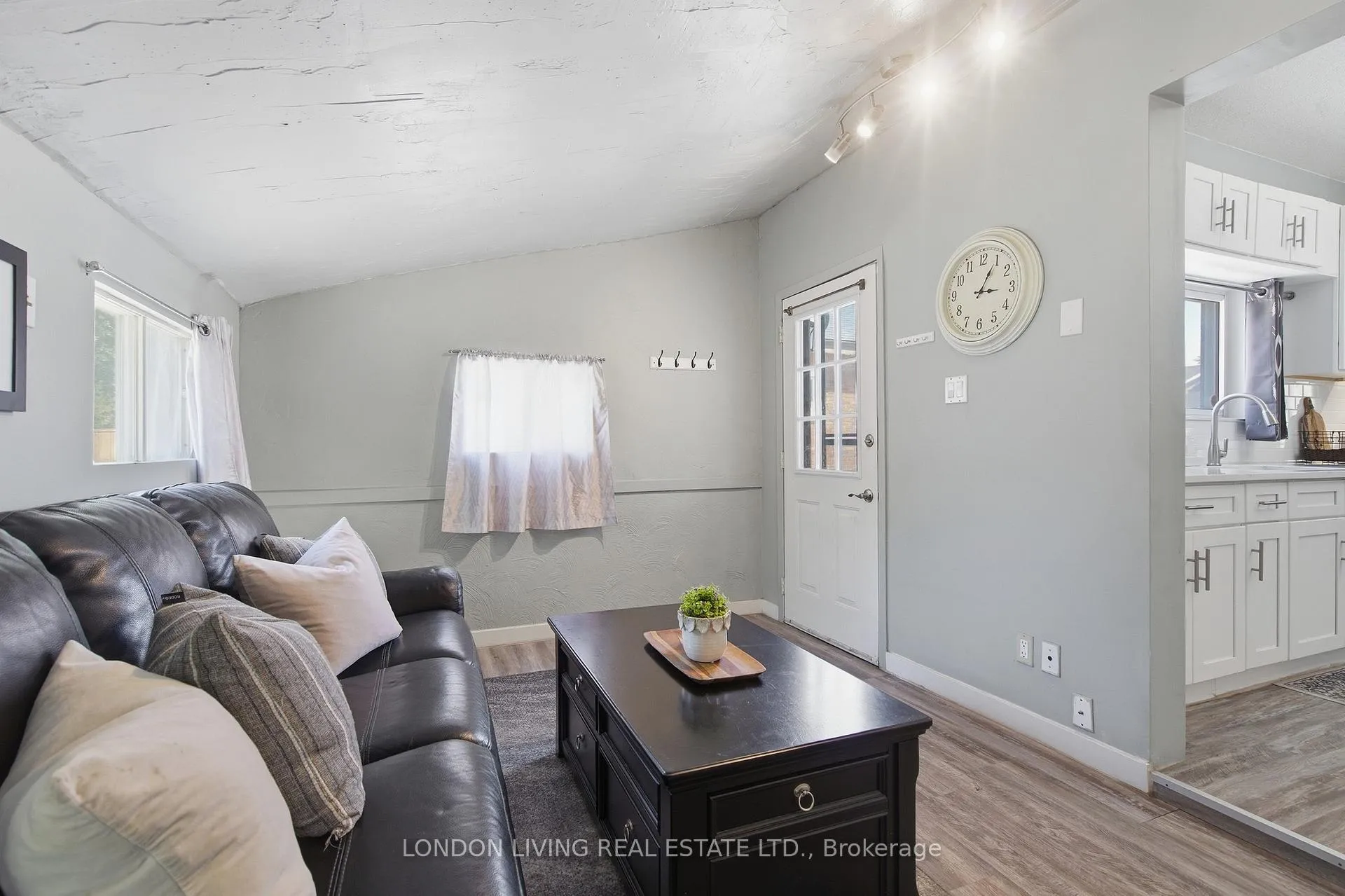 Photo 20 of 1176 Florence Street, London, East M — HOMEH