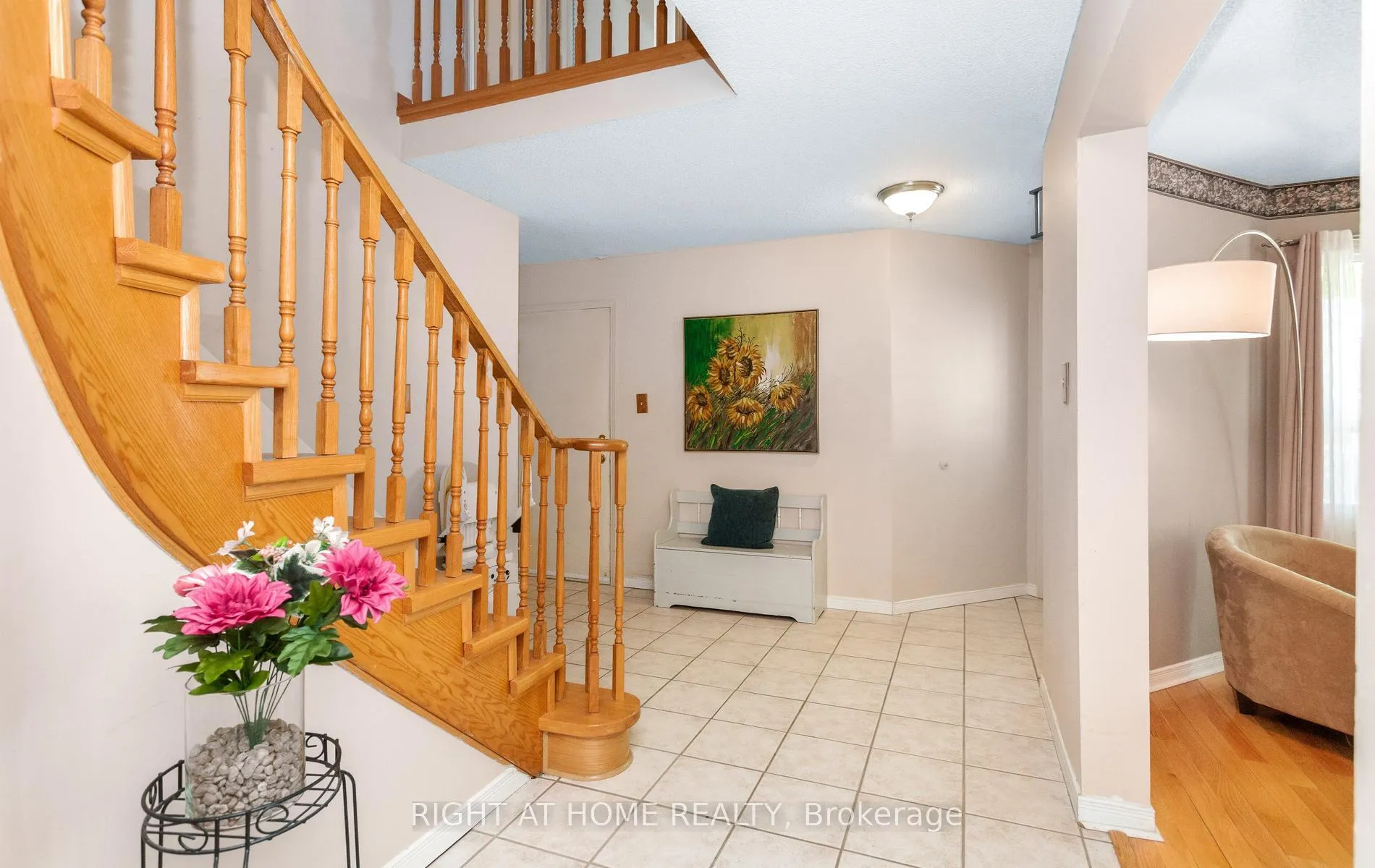 Photo 5 of 138 Atkins Circle, Brampton, Northwood Park — HOMEH