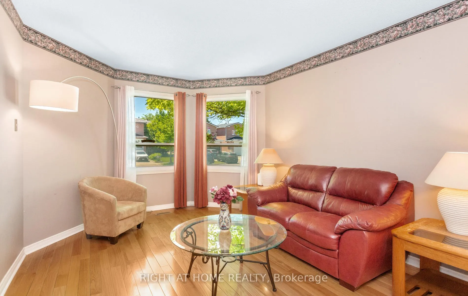 Photo 7 of 138 Atkins Circle, Brampton, Northwood Park — HOMEH