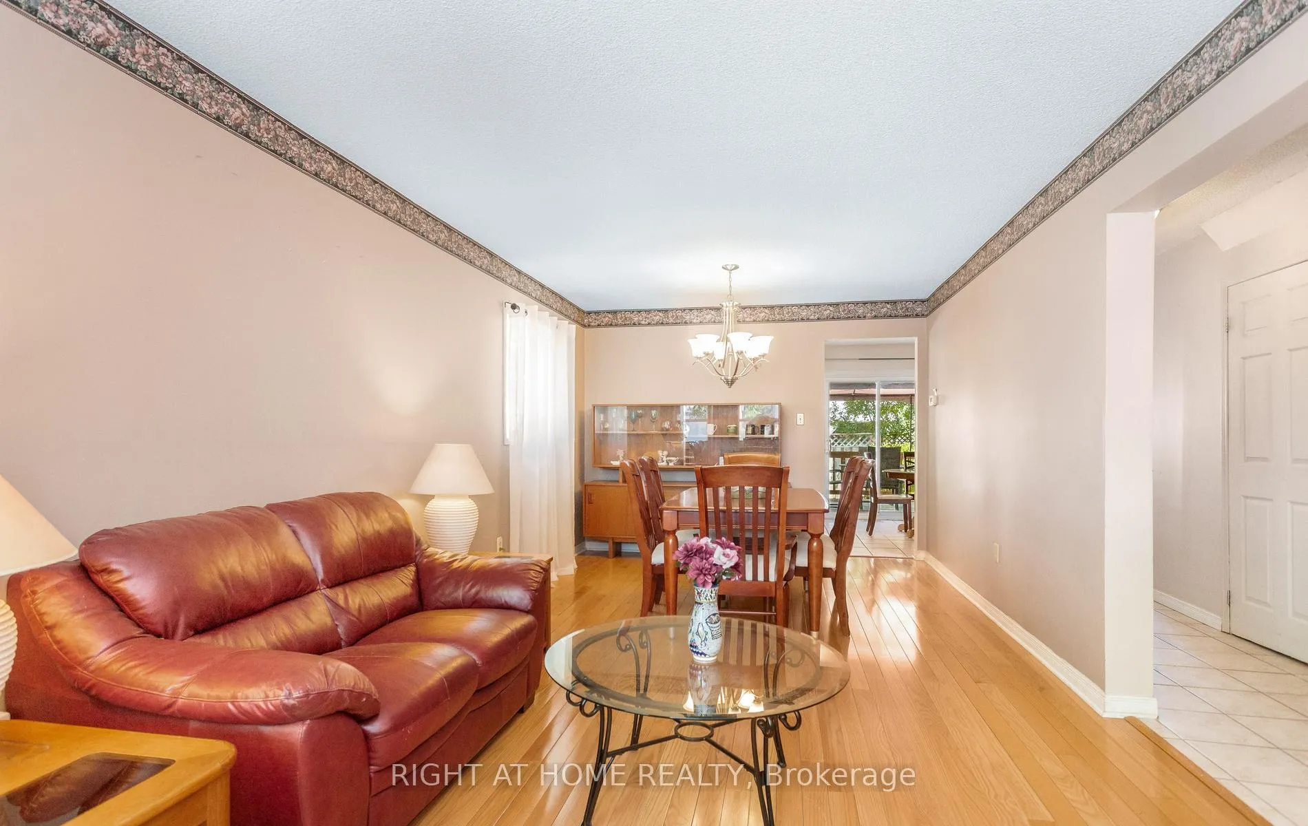 Photo 9 of 138 Atkins Circle, Brampton, Northwood Park — HOMEH