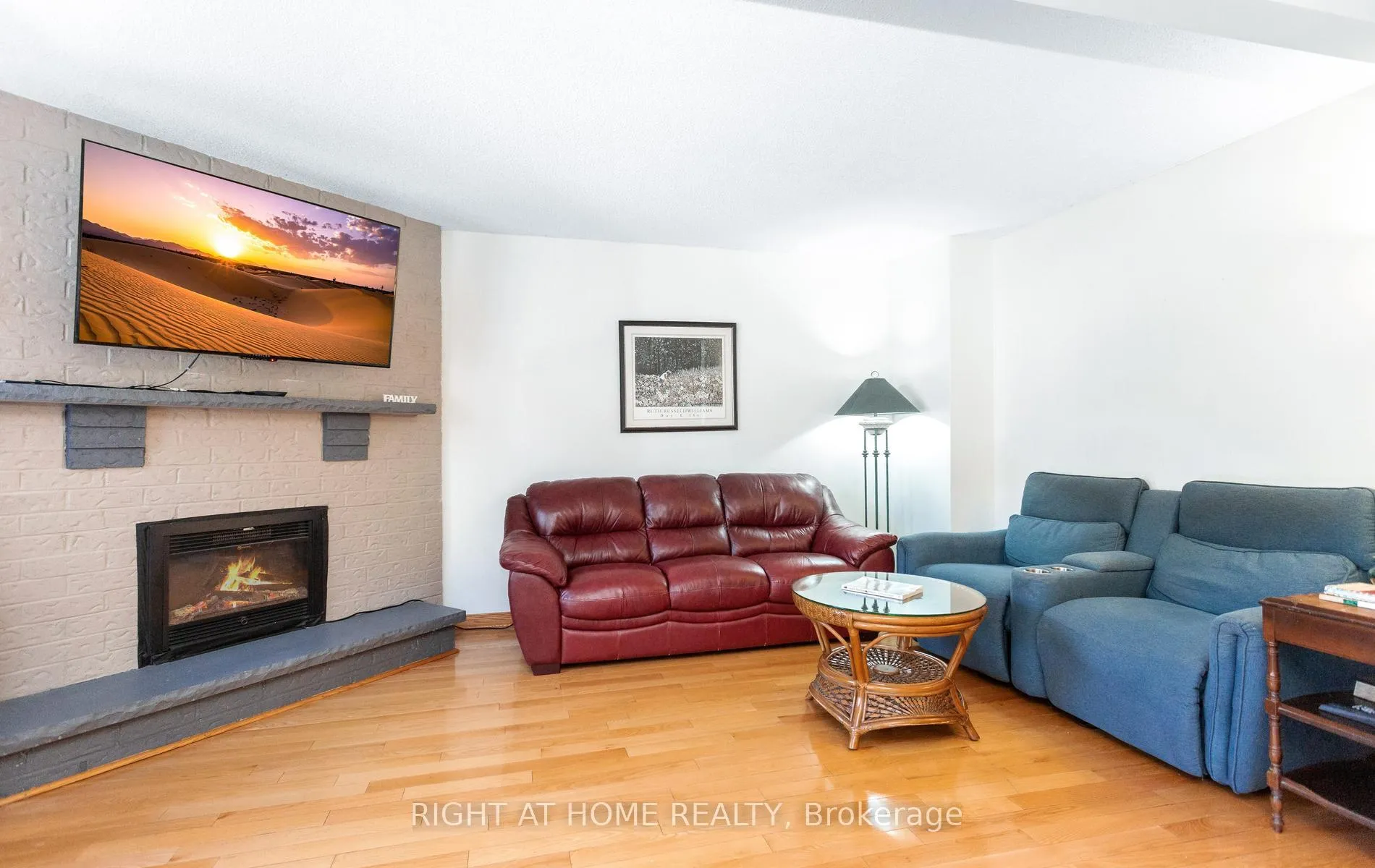 Photo 12 of 138 Atkins Circle, Brampton, Northwood Park — HOMEH