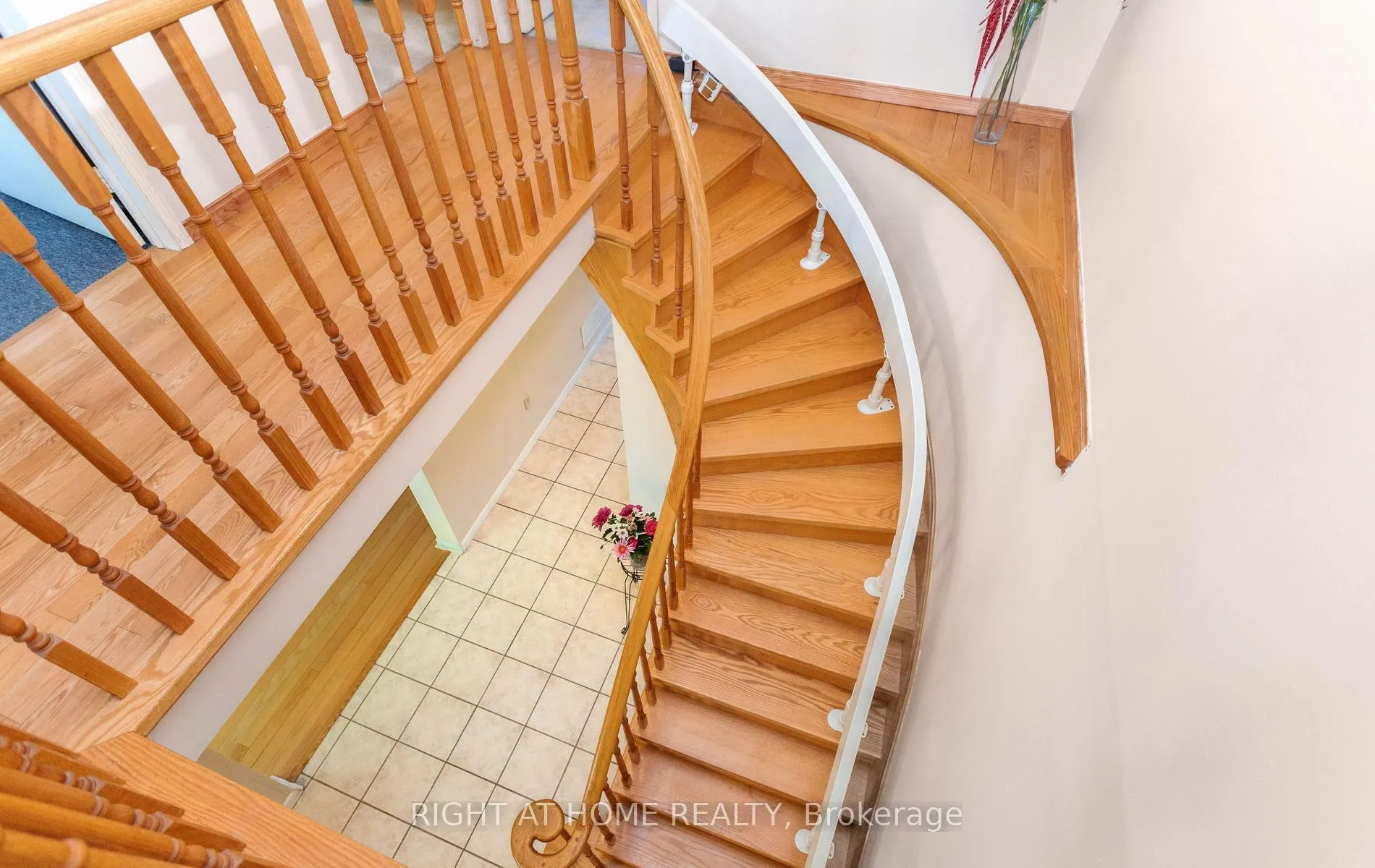 Photo 19 of 138 Atkins Circle, Brampton, Northwood Park — HOMEH