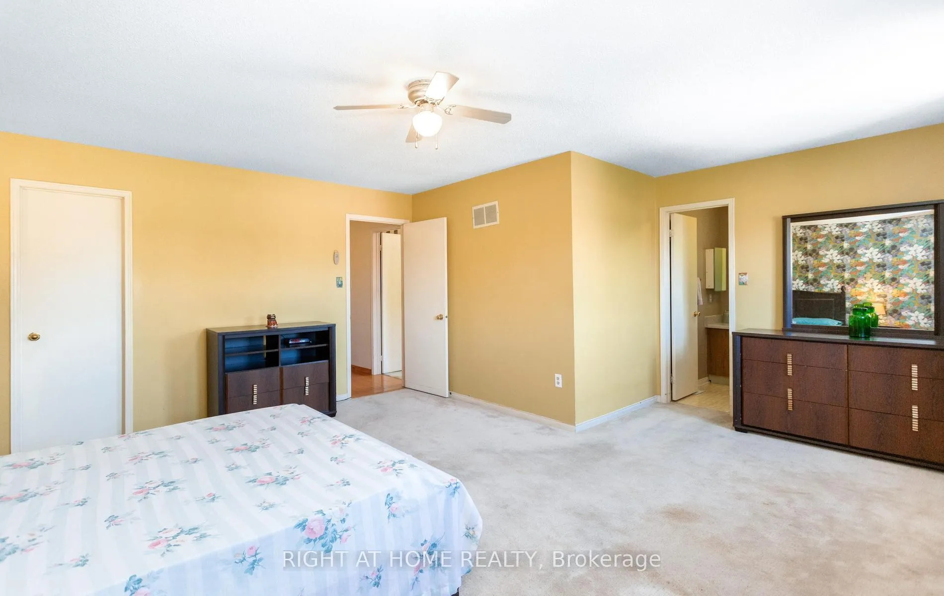 Photo 23 of 138 Atkins Circle, Brampton, Northwood Park — HOMEH