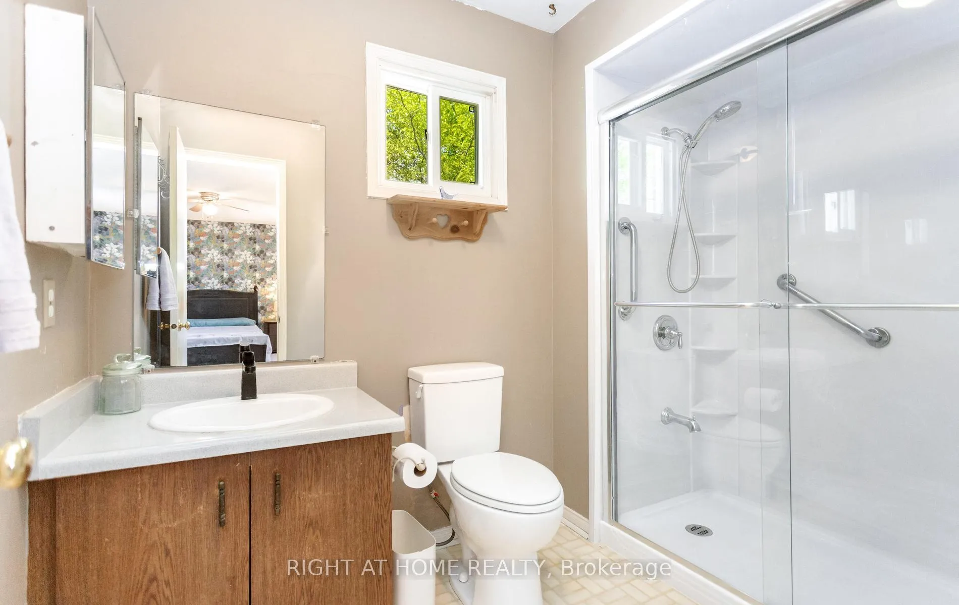 Photo 24 of 138 Atkins Circle, Brampton, Northwood Park — HOMEH