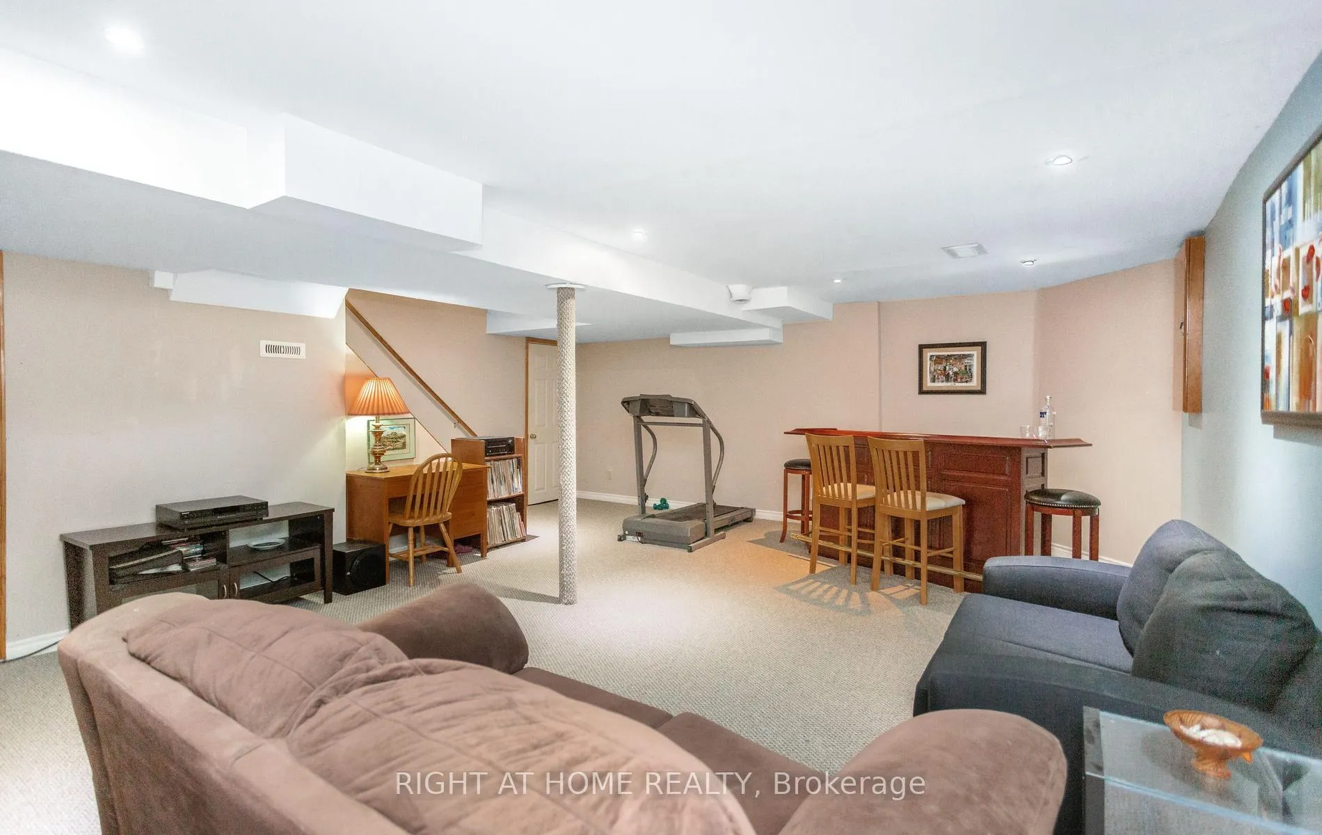 Photo 39 of 138 Atkins Circle, Brampton, Northwood Park — HOMEH