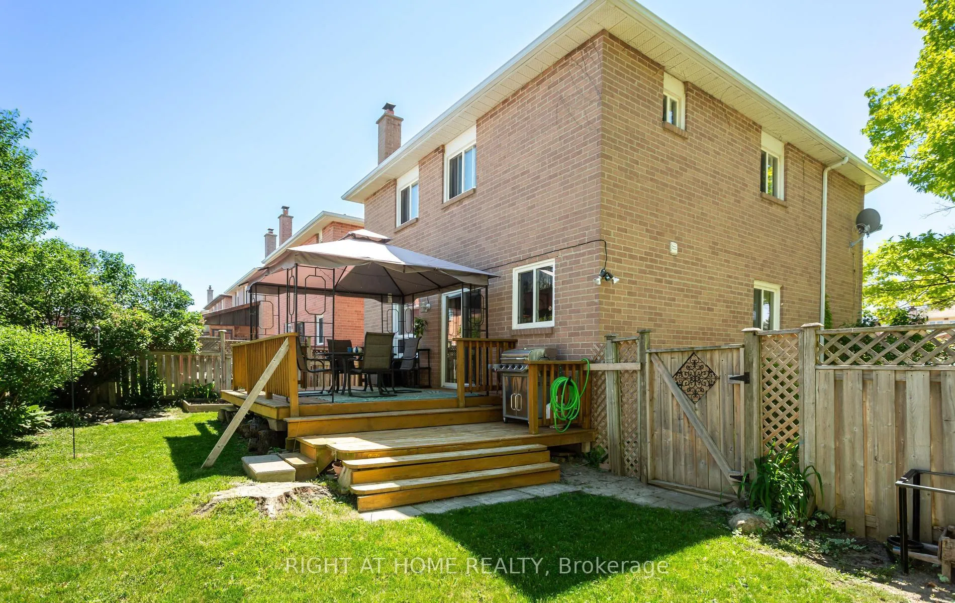 Photo 44 of 138 Atkins Circle, Brampton, Northwood Park — HOMEH