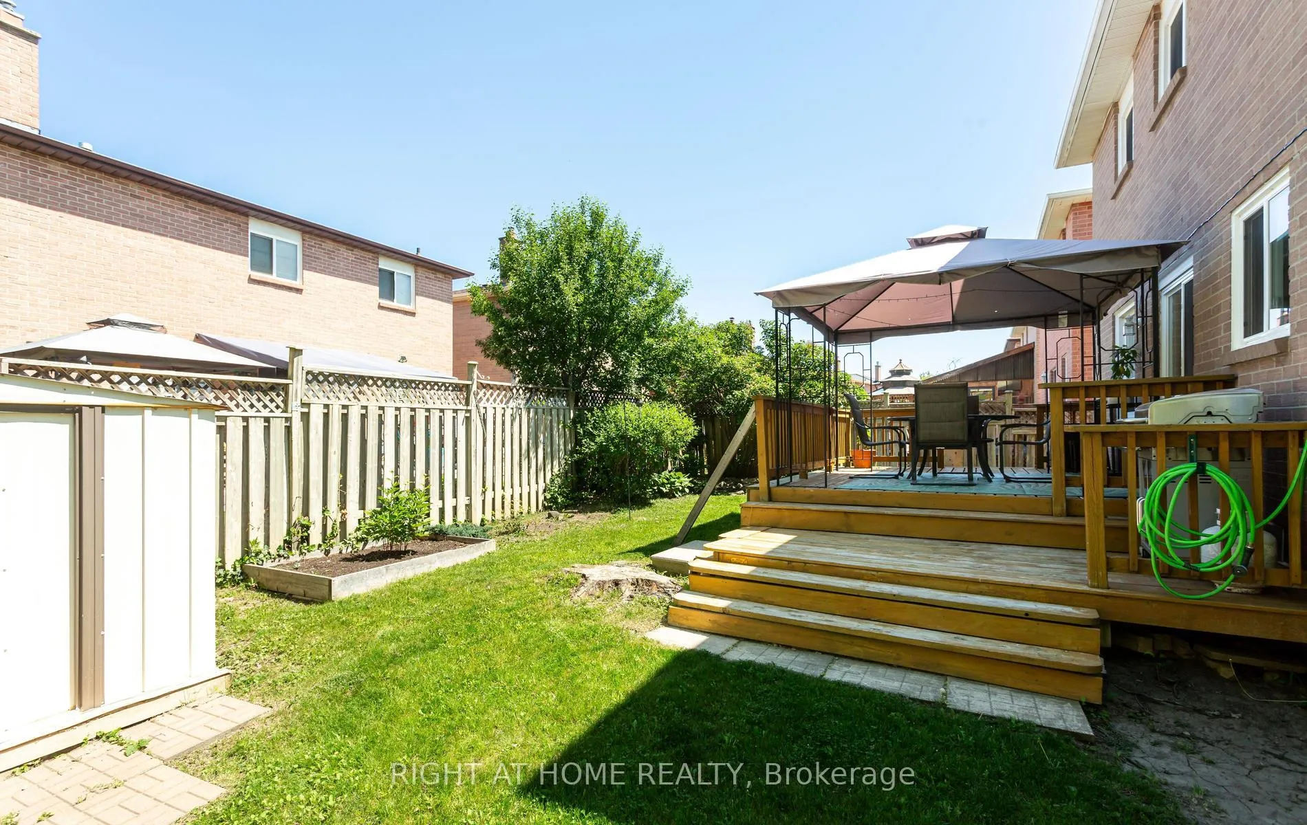 Photo 45 of 138 Atkins Circle, Brampton, Northwood Park — HOMEH