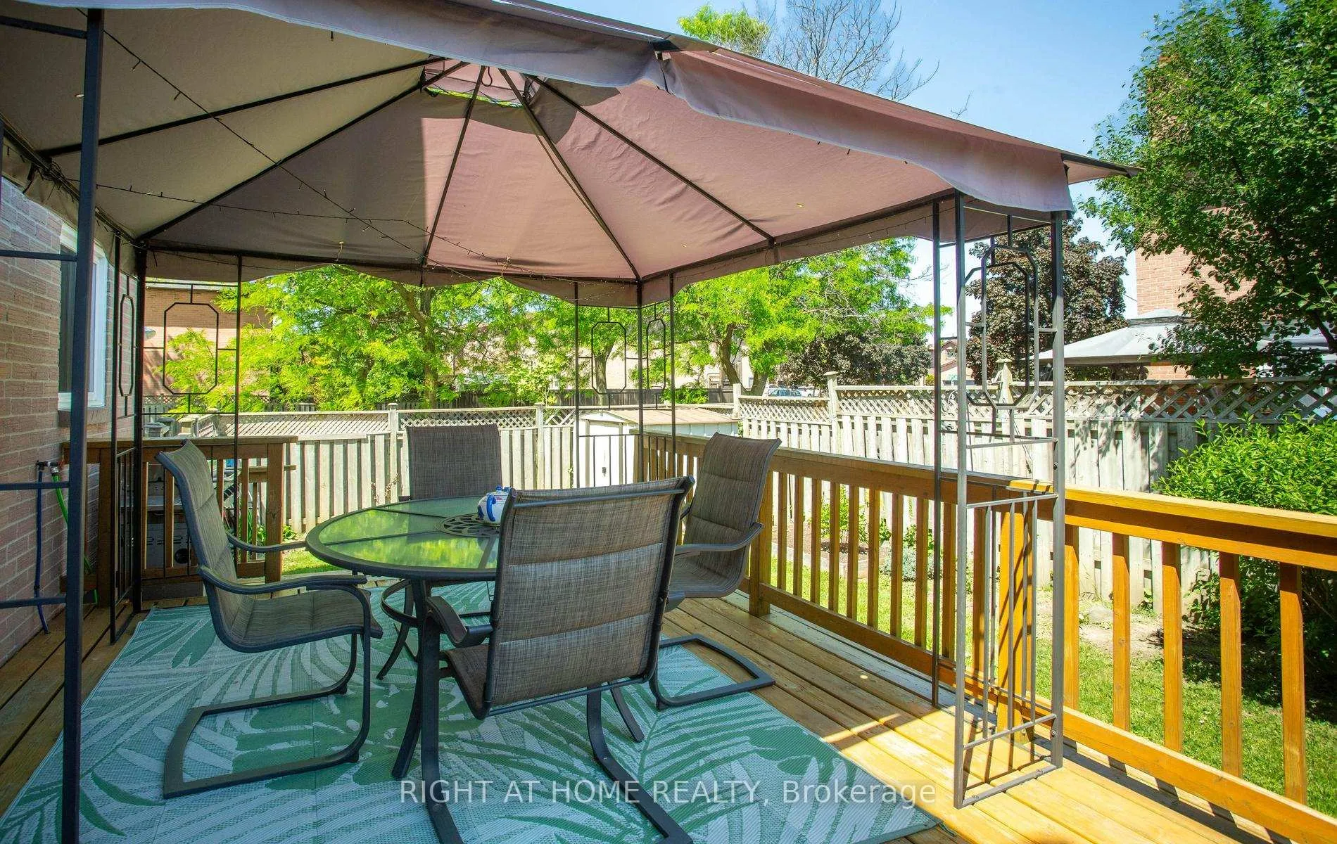 Photo 47 of 138 Atkins Circle, Brampton, Northwood Park — HOMEH