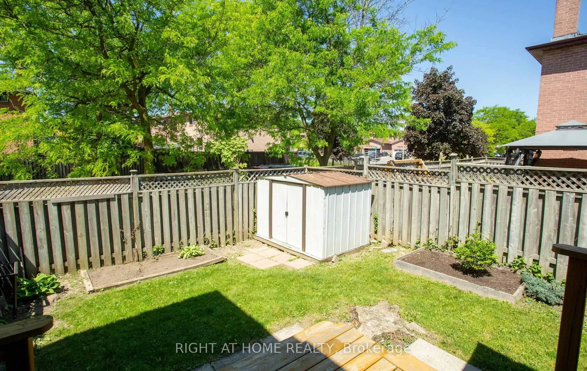 Photo 49 of 138 Atkins Circle, Brampton, Northwood Park — HOMEH