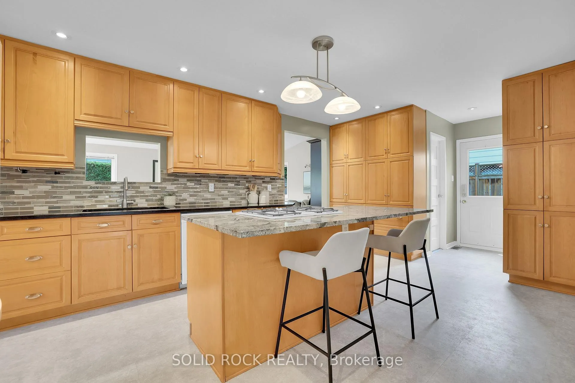 Photo 9 of 10 Highpark Crescent, Ottawa, Blackburn Hamlet — HOMEH