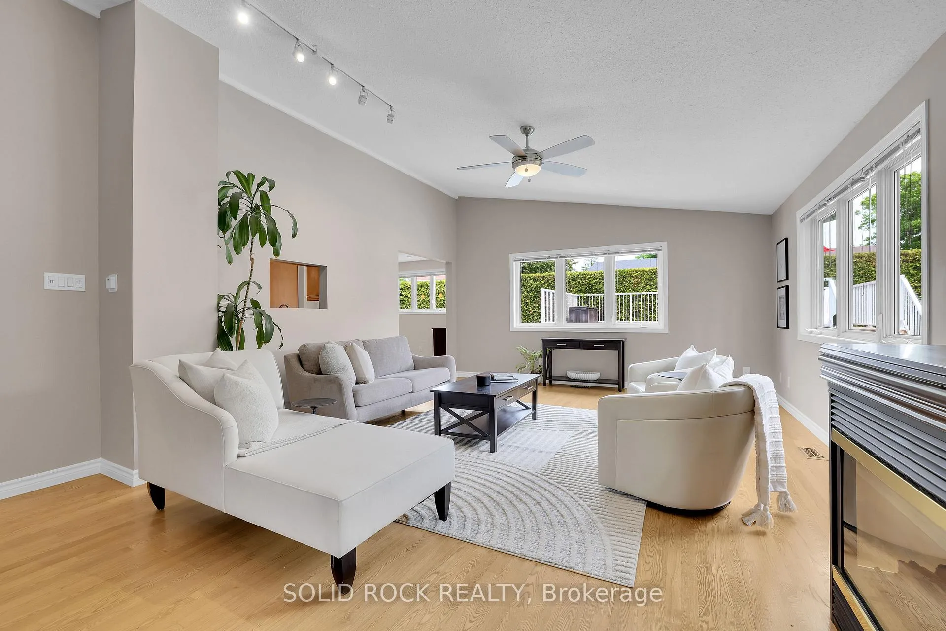 Photo 13 of 10 Highpark Crescent, Ottawa, Blackburn Hamlet — HOMEH