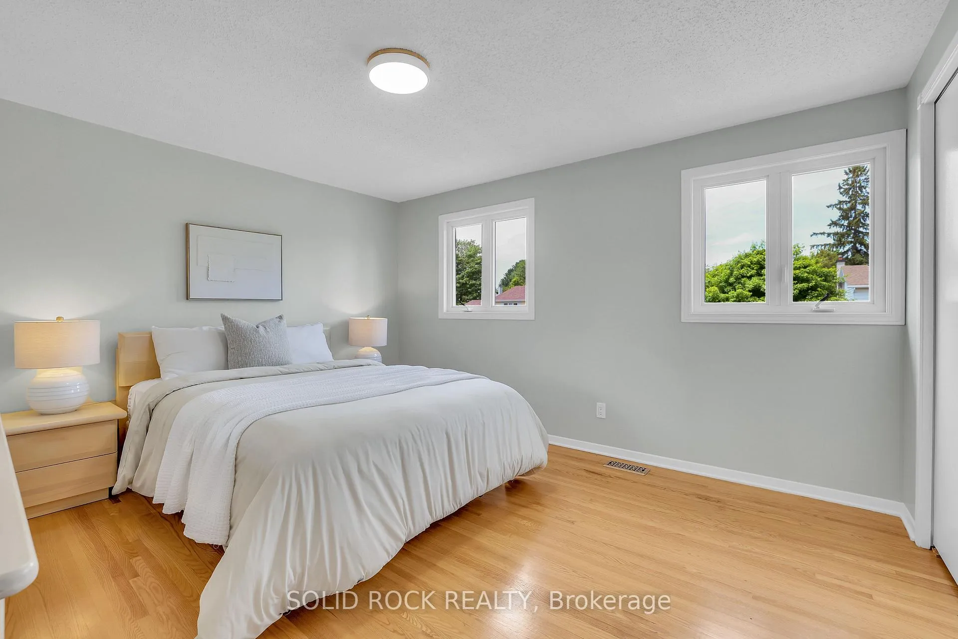 Photo 23 of 10 Highpark Crescent, Ottawa, Blackburn Hamlet — HOMEH
