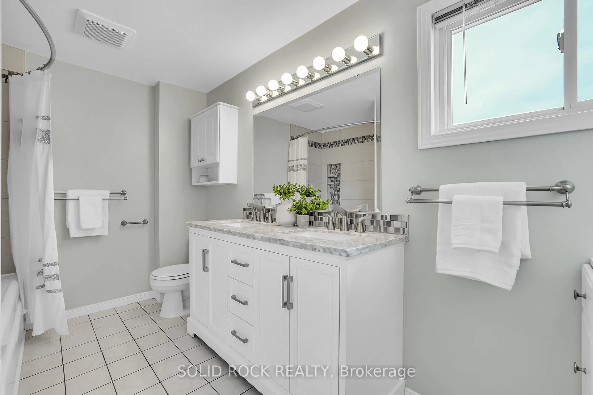 Photo 24 of 10 Highpark Crescent, Ottawa, Blackburn Hamlet — HOMEH
