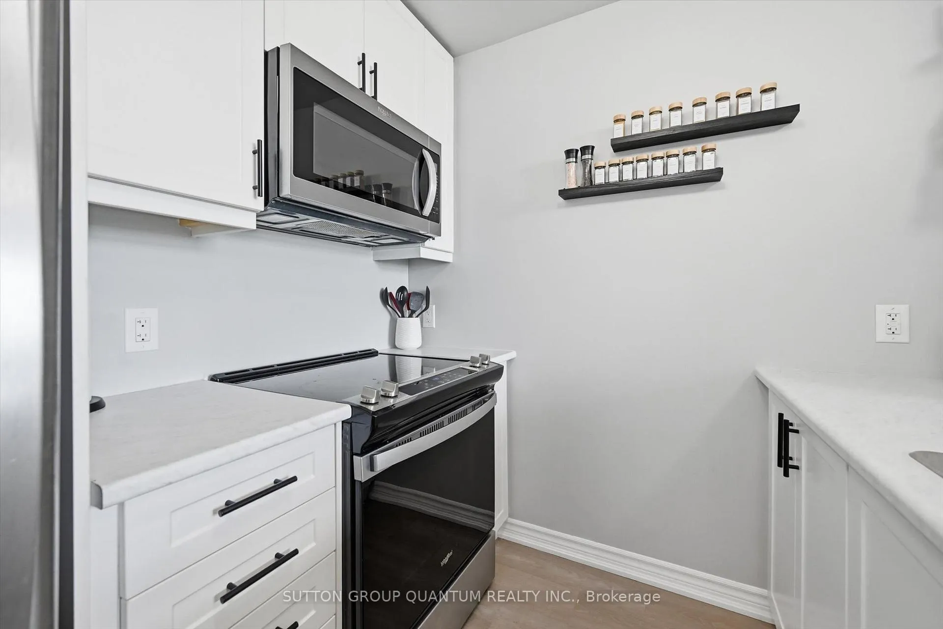 Photo 4 of Unit 514, 450 Dundas Street E, Hamilton, Waterdown — HOMEH