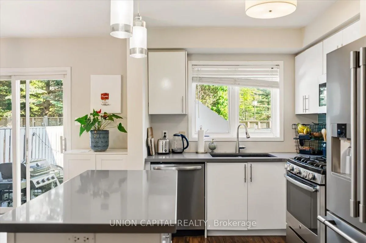 Photo 7 of 31 Ochalski Road, Aurora, Bayview Wellington — HOMEH