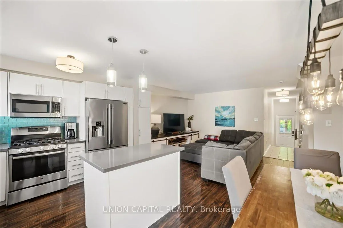 Photo 9 of 31 Ochalski Road, Aurora, Bayview Wellington — HOMEH