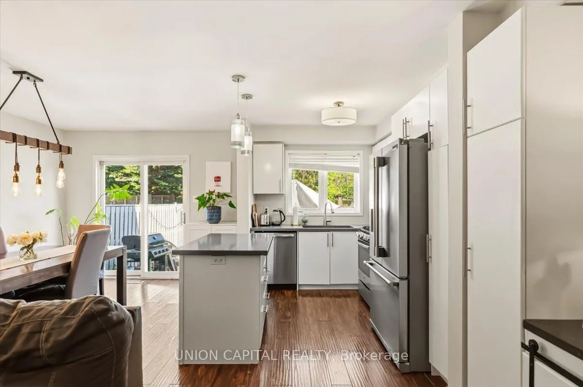Photo 12 of 31 Ochalski Road, Aurora, Bayview Wellington — HOMEH