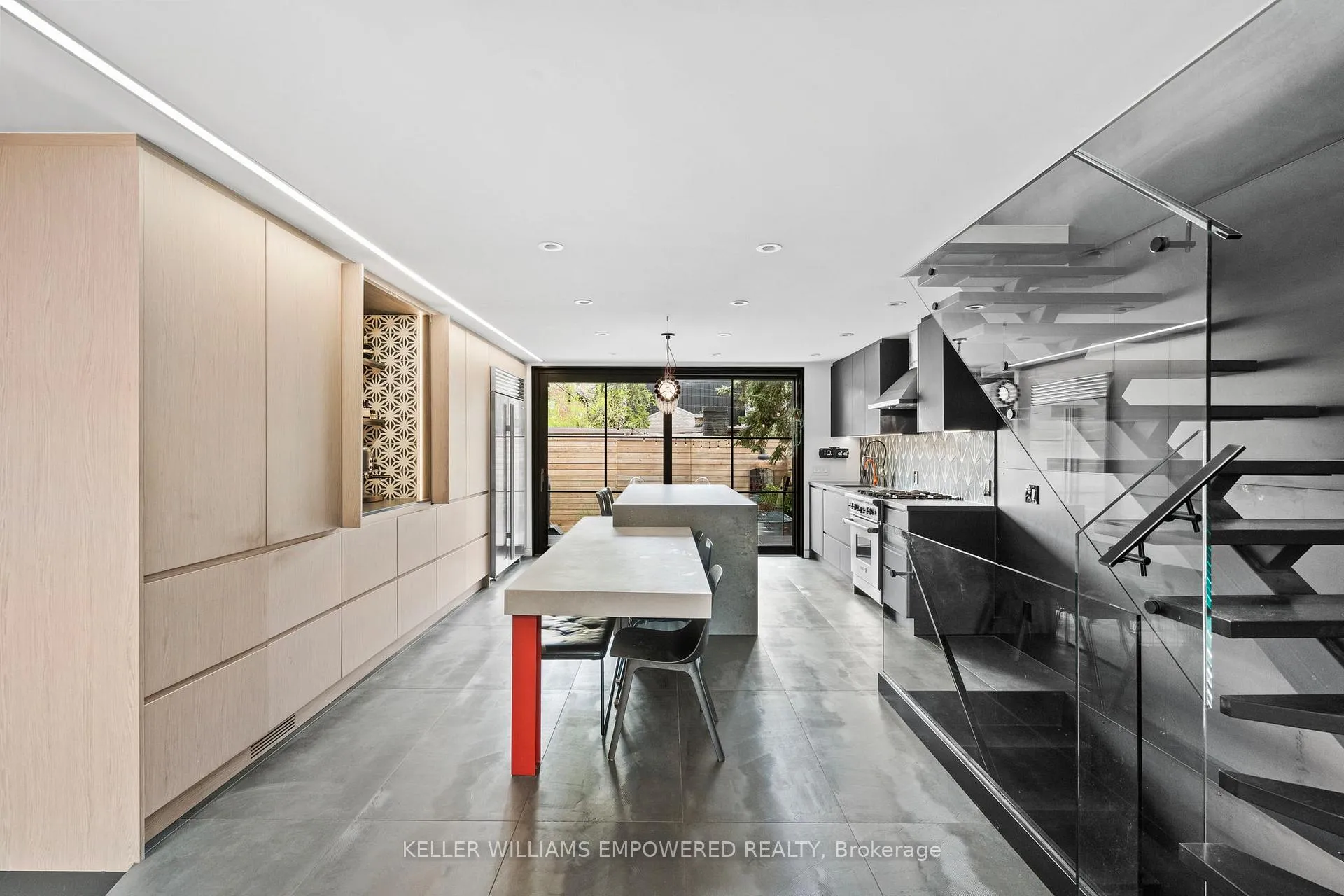 Photo 7 of 134 Geoffrey Street, Toronto, High Park-Swansea — HOMEH