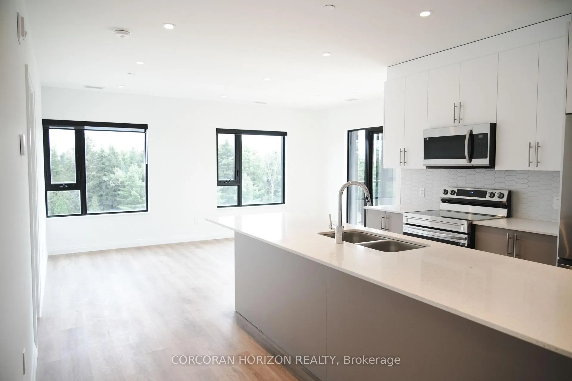 Photo 3 of Unit 701, 525 New Dundee Rd, Kitchener — HOMEH