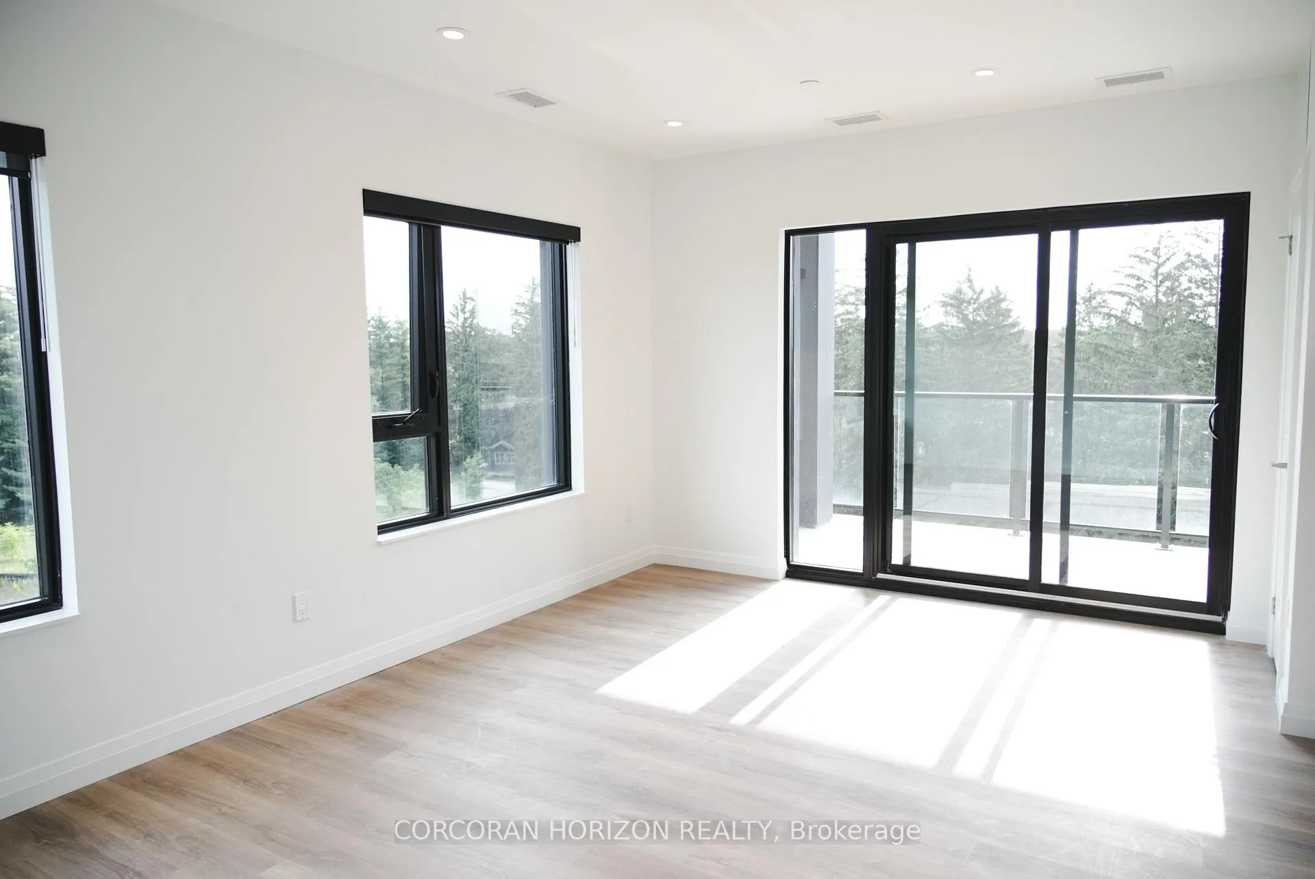 Photo 5 of Unit 701, 525 New Dundee Rd, Kitchener — HOMEH
