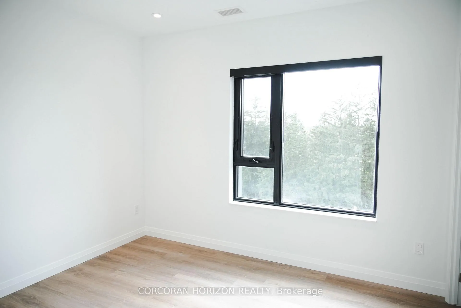 Photo 9 of Unit 701, 525 New Dundee Rd, Kitchener — HOMEH