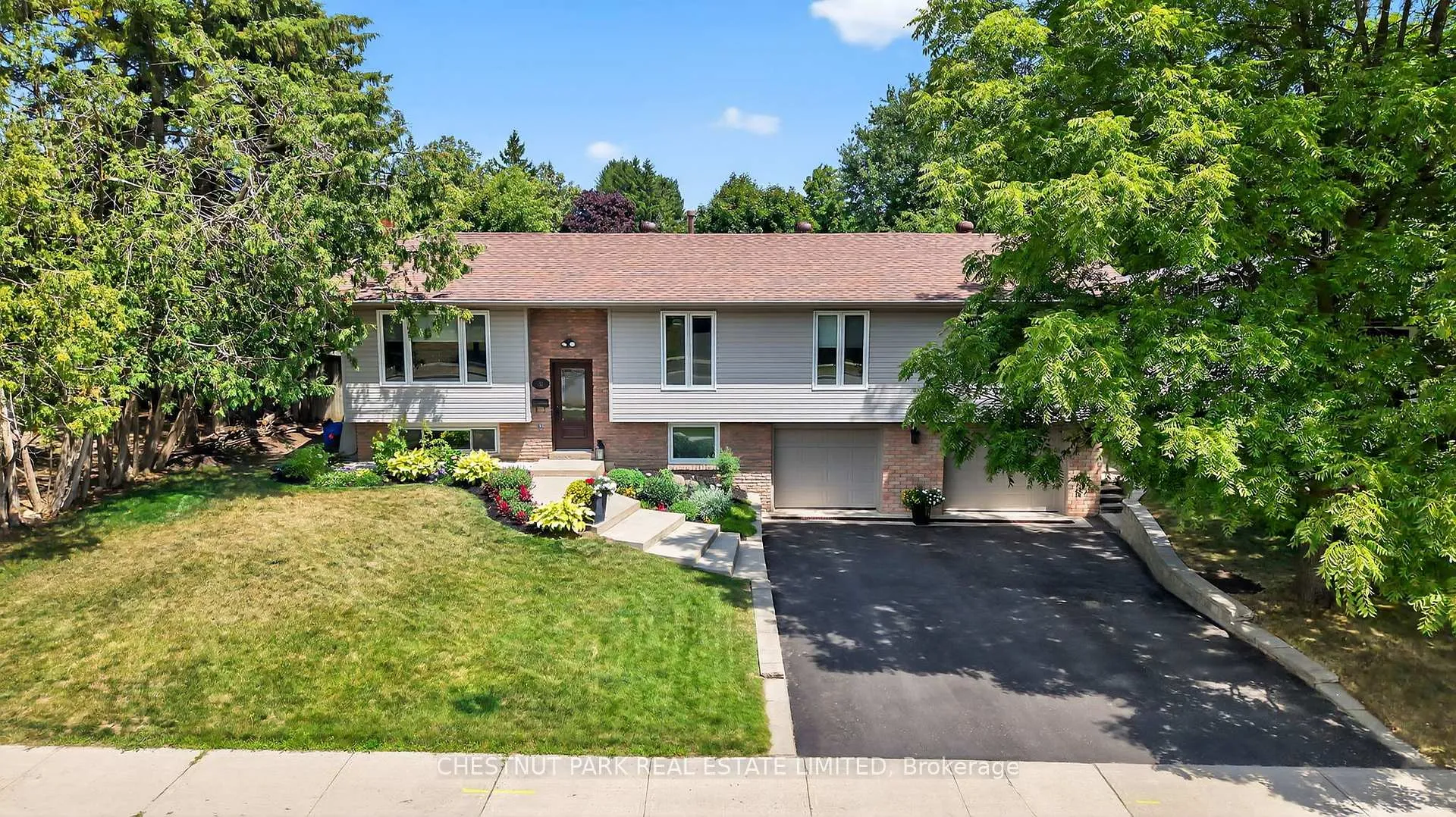 Photo 2 of 311 Pine Drive, Barrie, Bayshore — HOMEH