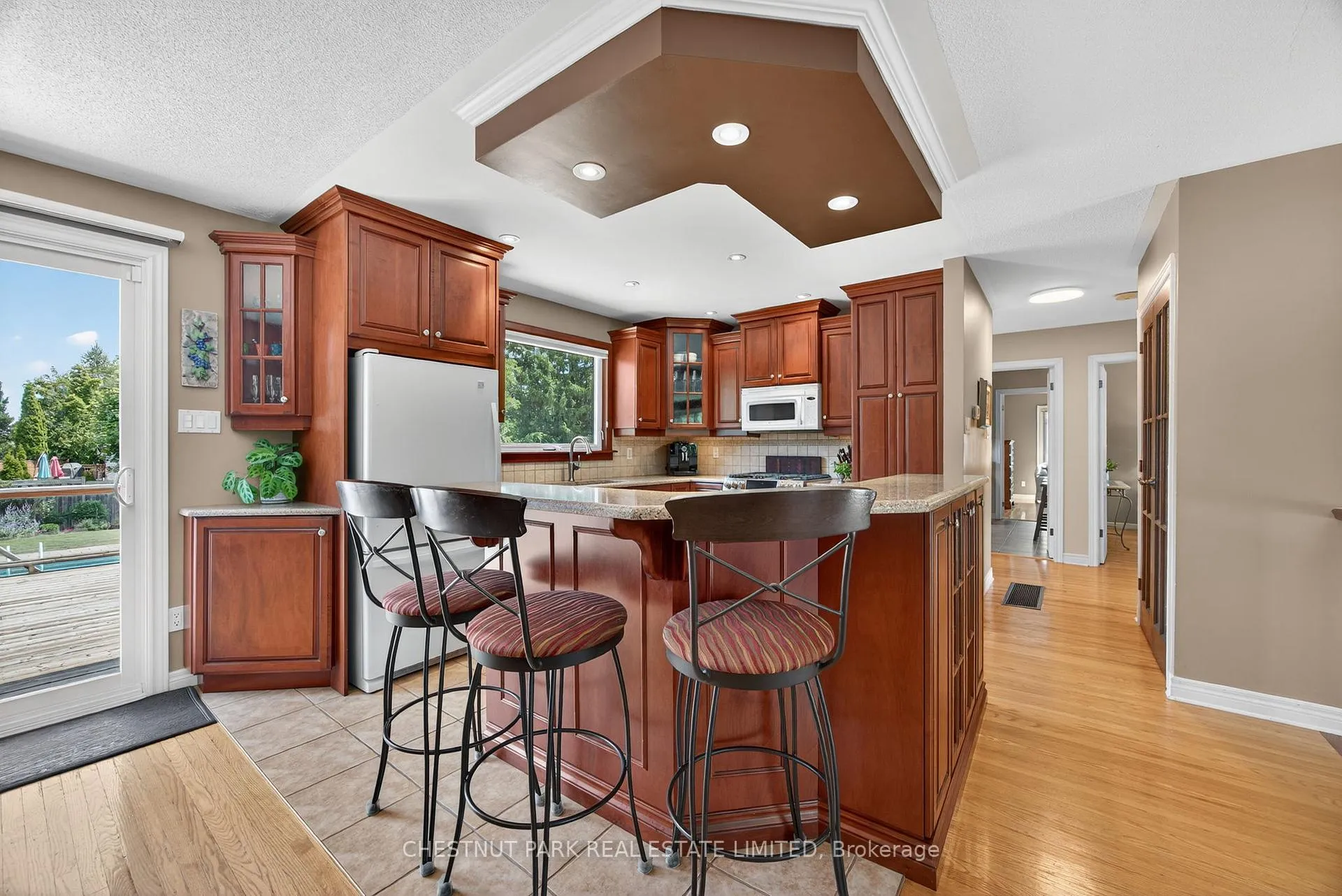 Photo 7 of 311 Pine Drive, Barrie, Bayshore — HOMEH